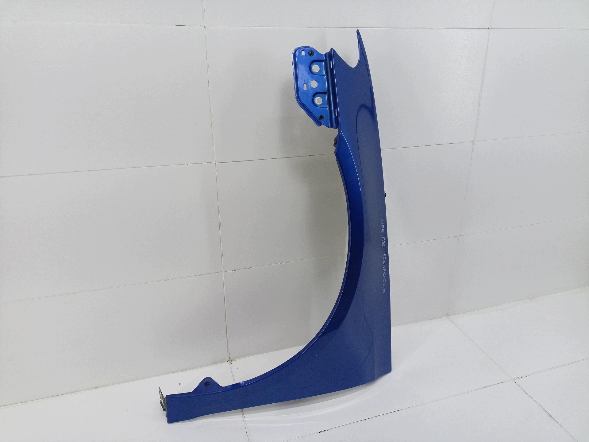 fender front left side Volkswagen Scirocco 3 2009 1K8821110