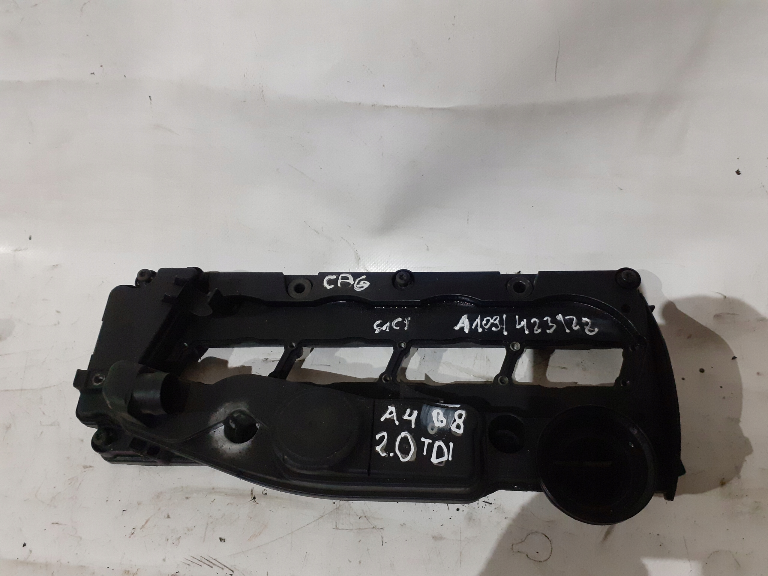 Abdeckung der Ventile AUDI A4 B8 2.0 TDI CAG