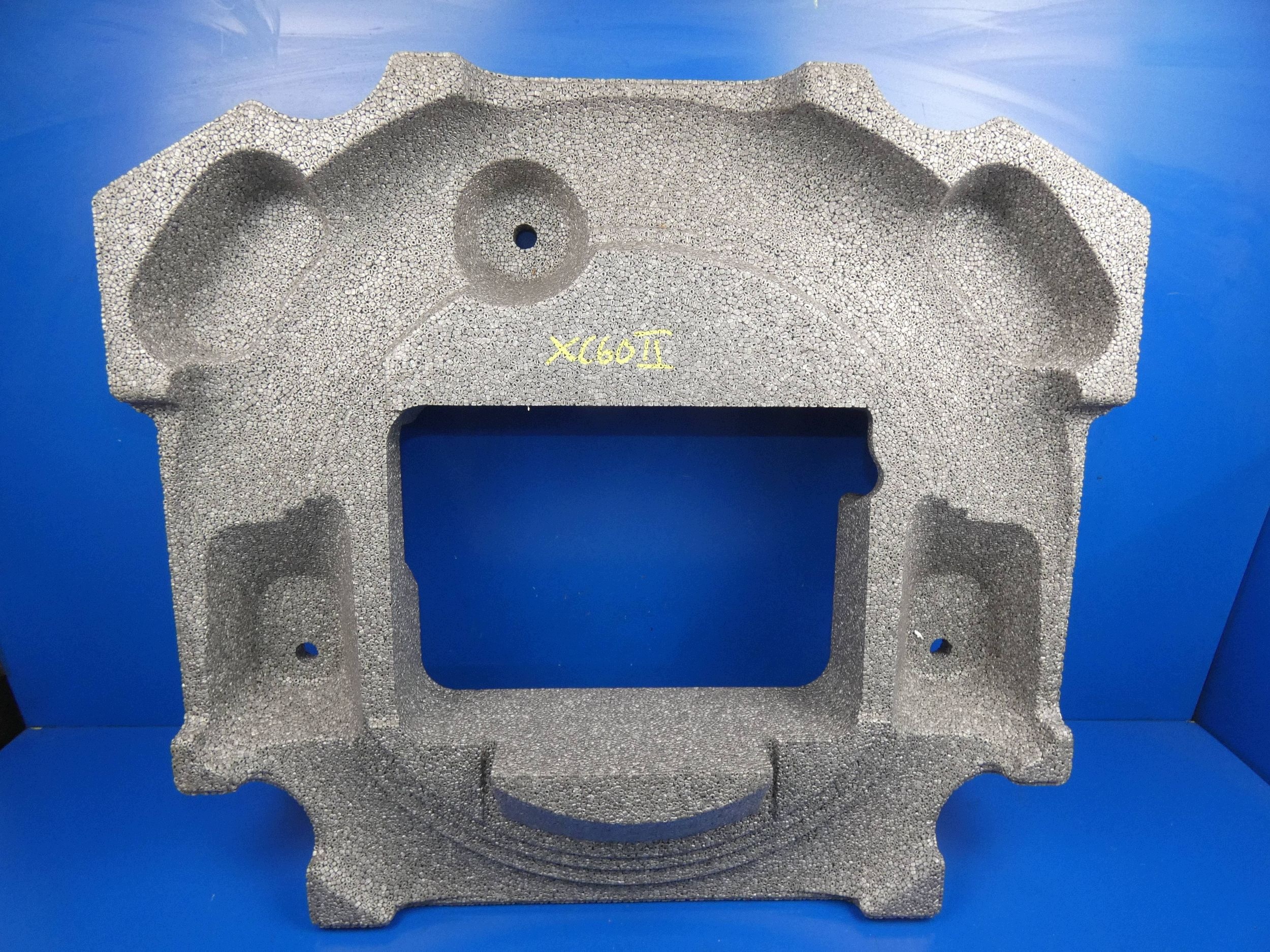VOLVO XC60 II 17- polystirene boot floor well