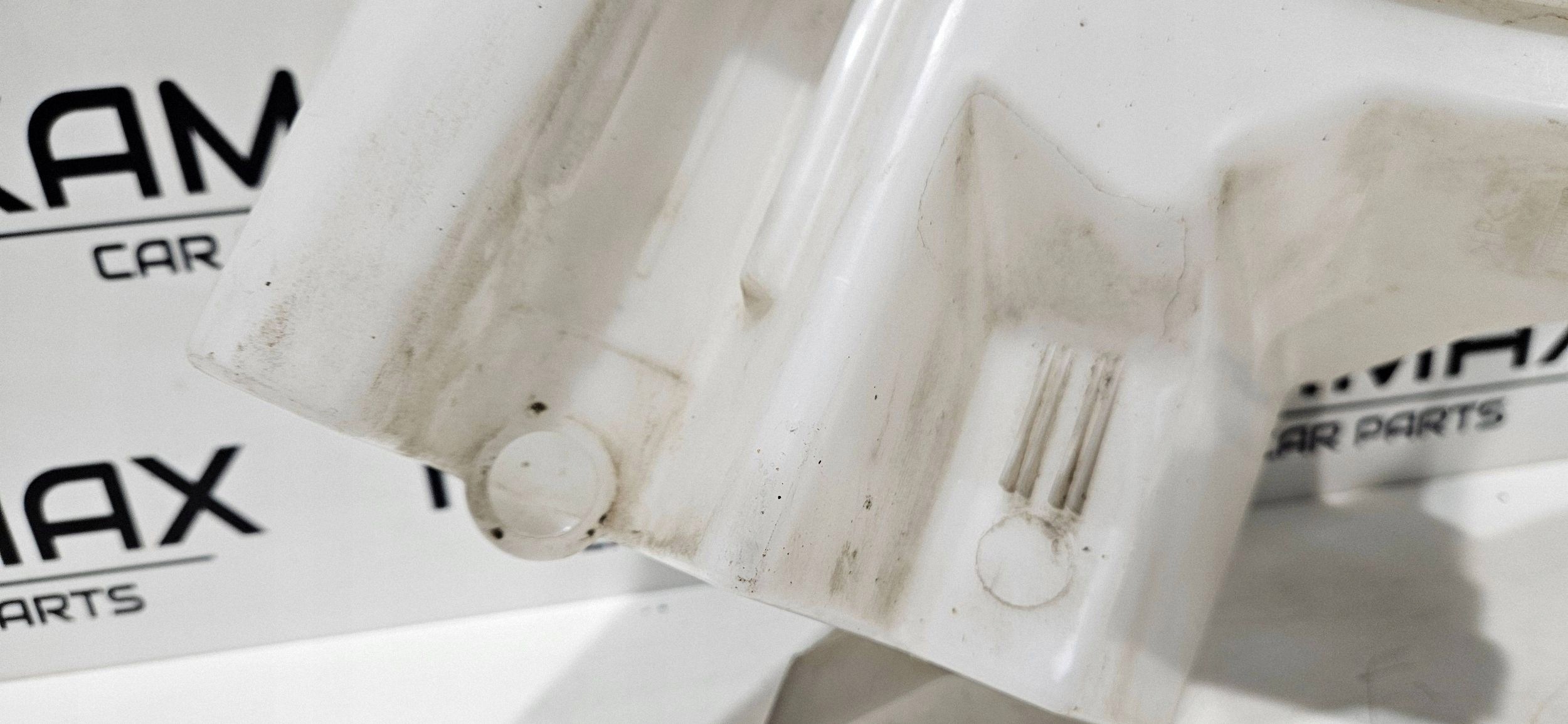 vaschetta serbatoio acqua tergicristalli anteriore Toyota C-HR e 85310F4040