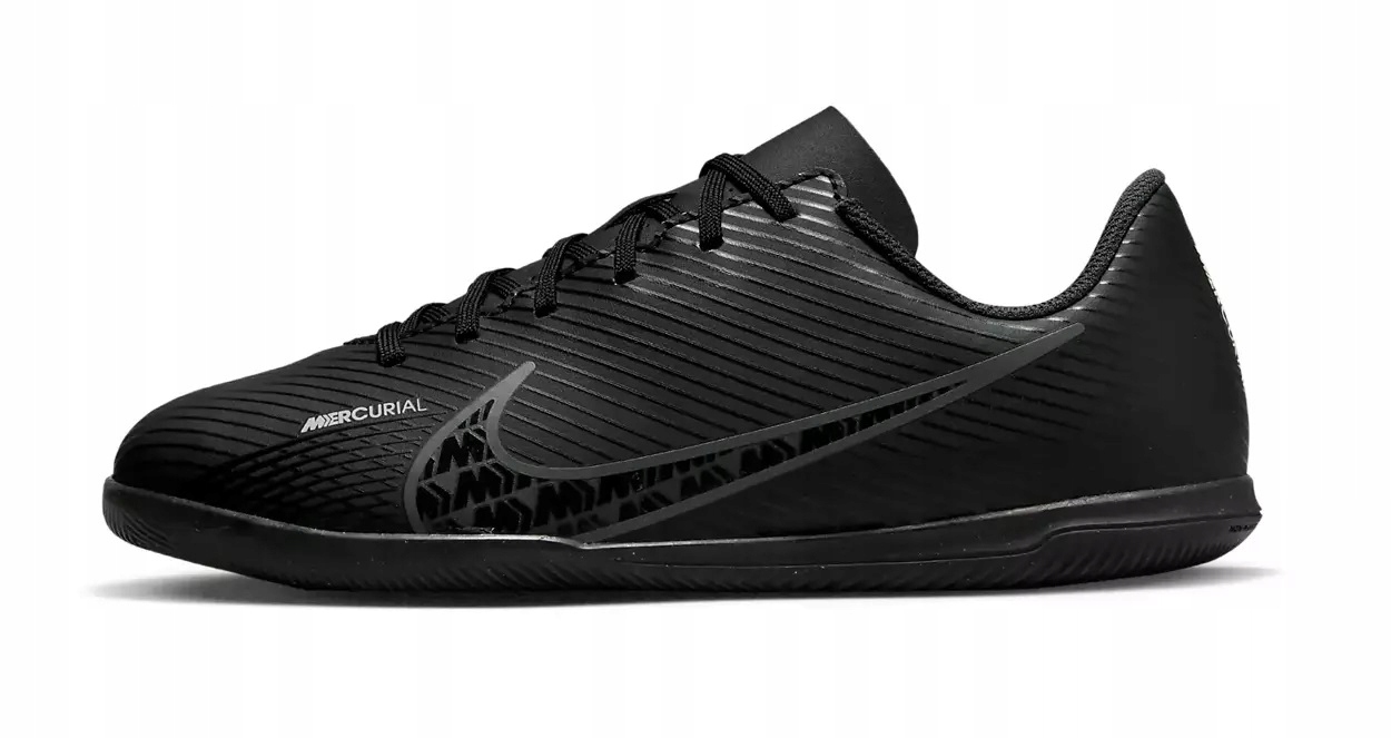 Halové Boty Nike Jr Vapor 15 Club IC vel. 37,5 DJ5955 001