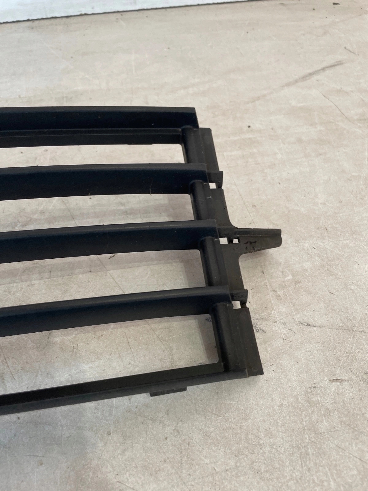 grille grid of a bumper central Skoda Octavia III 5E
