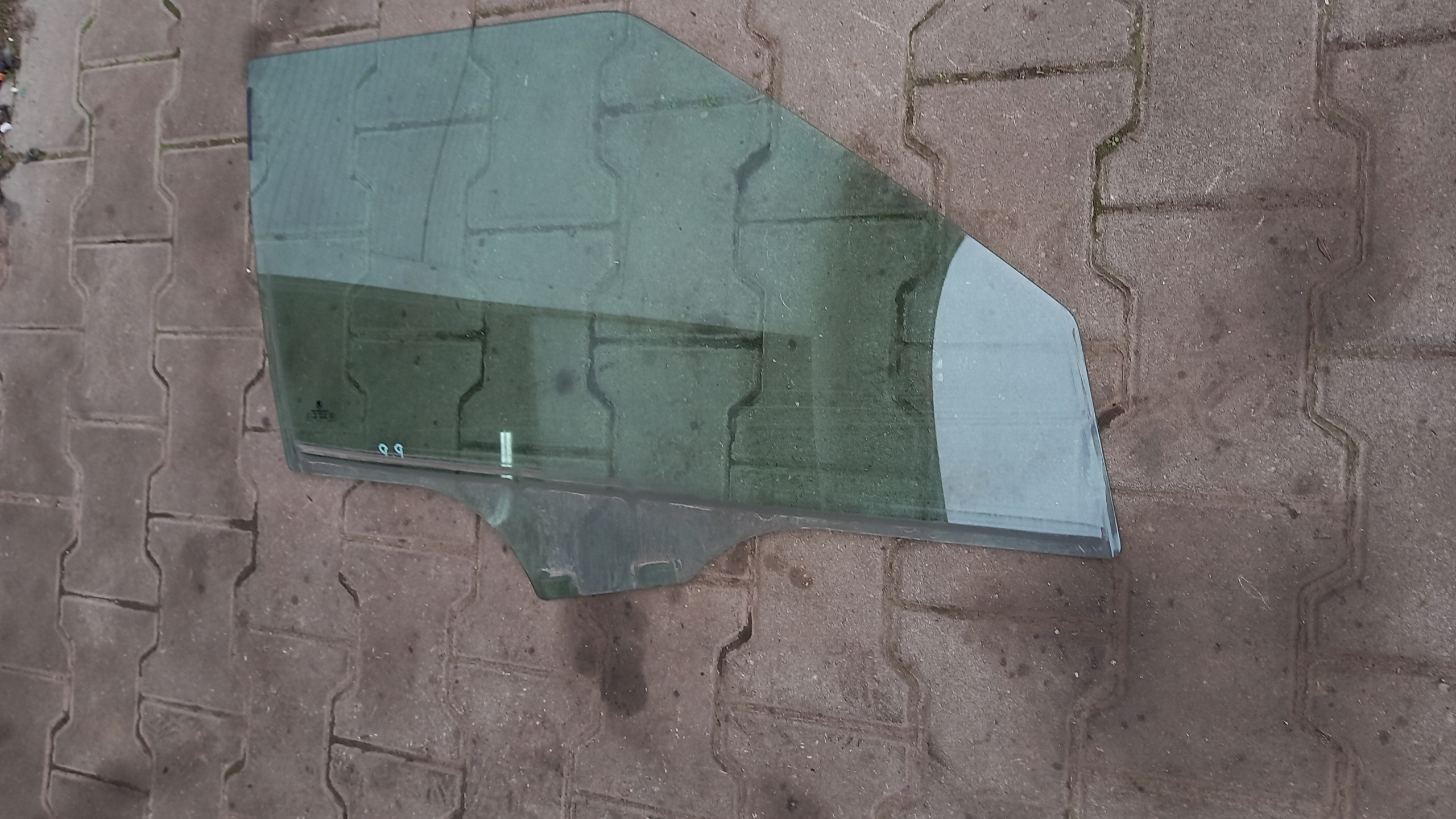 ПЕРЕДНЕЕ ПРАВОЕ СТЕКЛО SKODA FABIA 09R COMBI