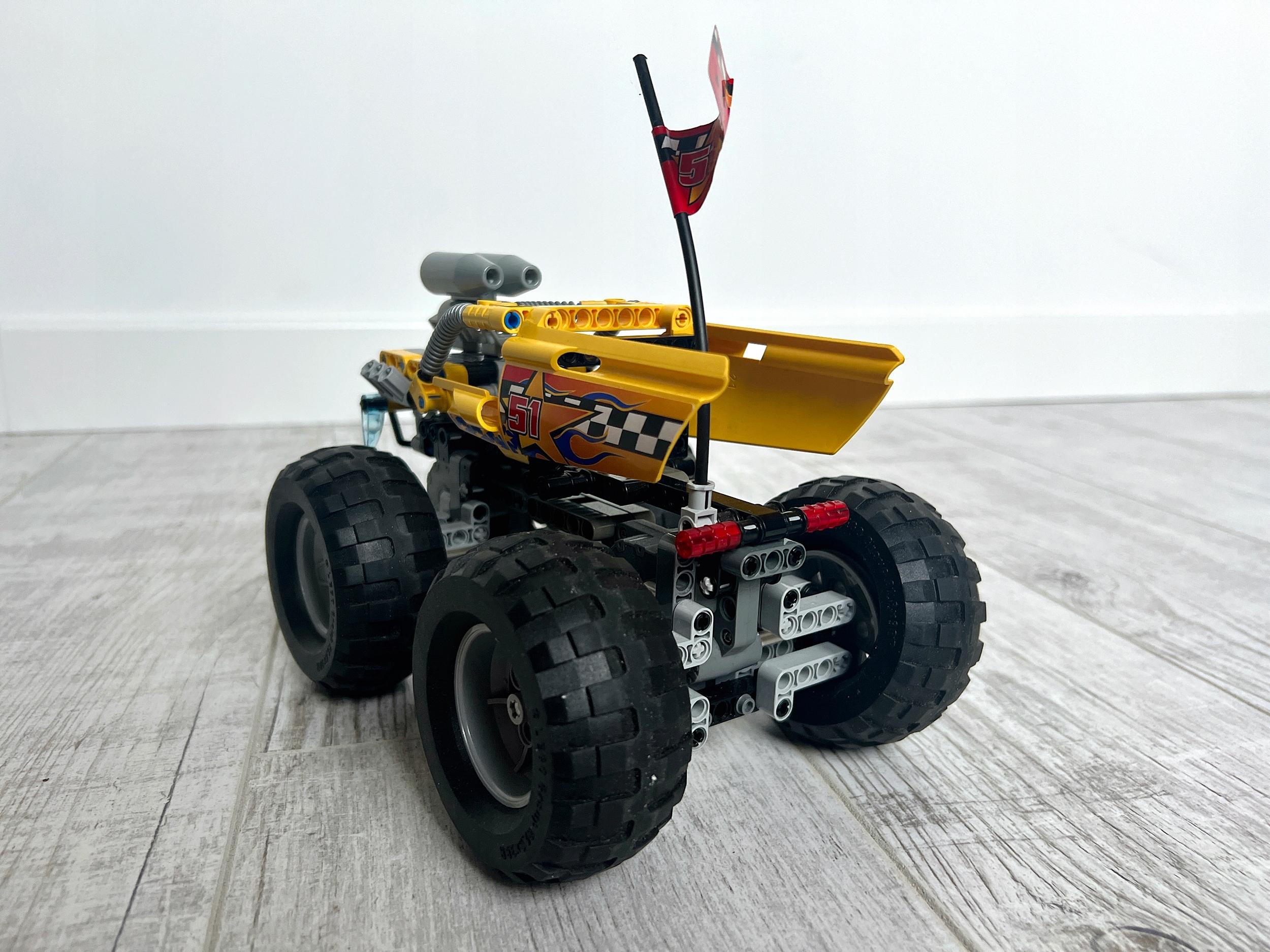 Zestaw klocków LEGO Racers 8651 - Jumping Giant Bohater Inny