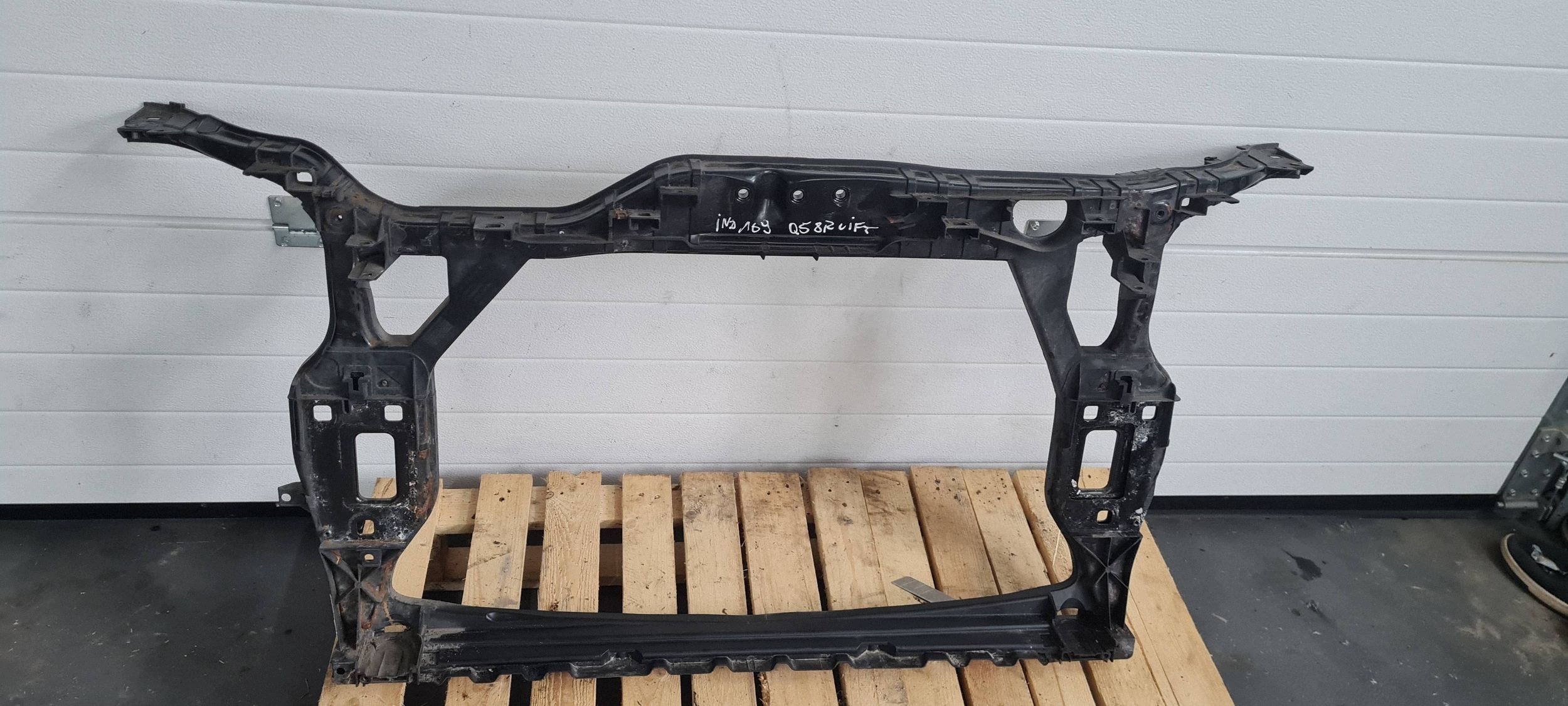Q5 8R SQ5 LIFT support panel for radiators pillar iron ORG 8R0805594C