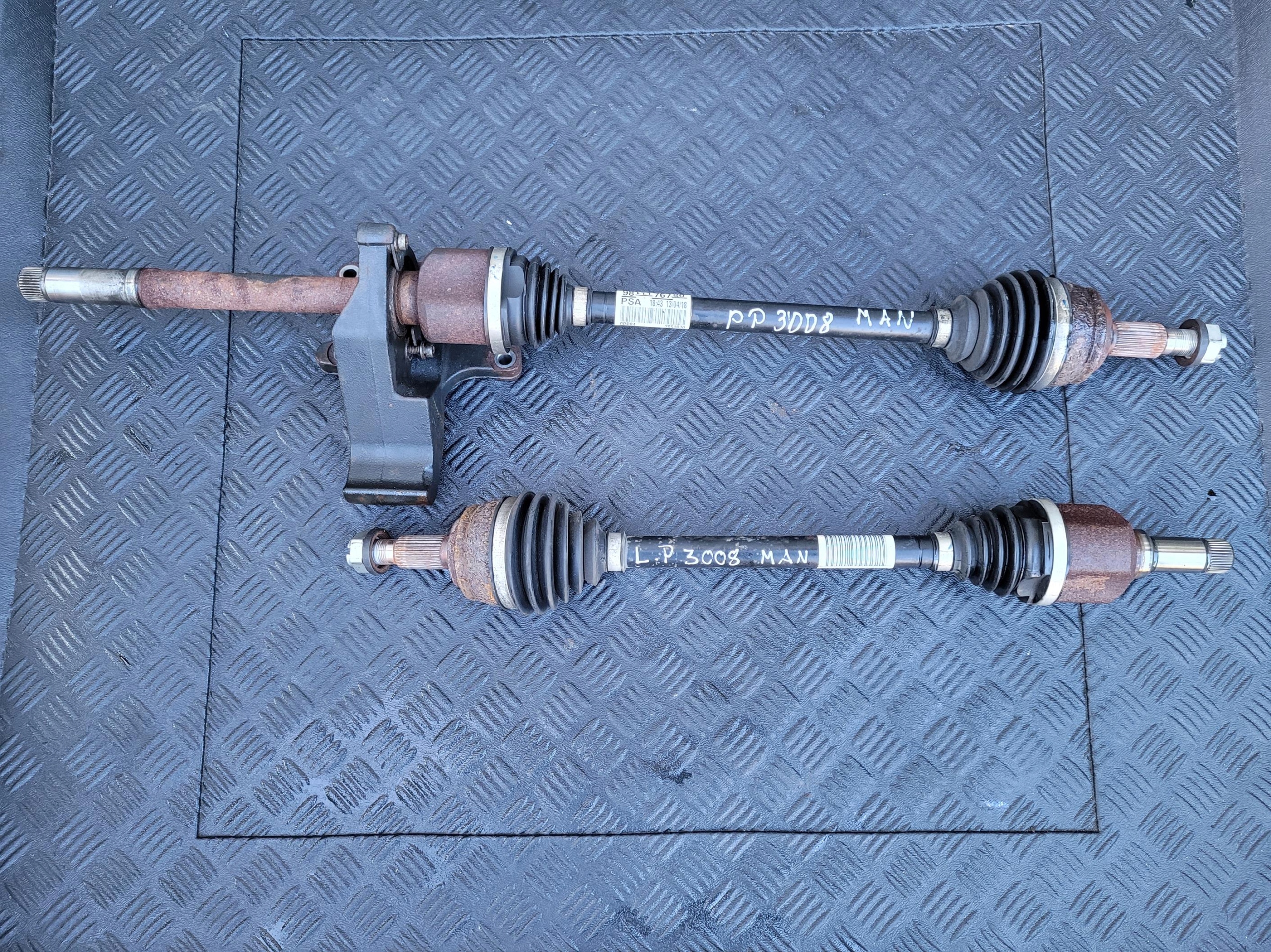 semi-axis front front right 9811176780 PEUGEOT 3008 II 1.5 HDI
