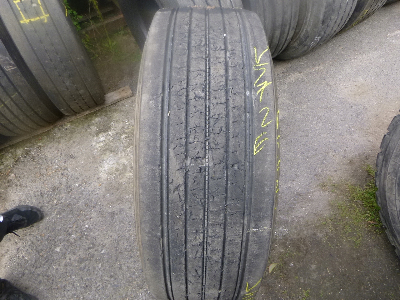 385 / 65R22,5 Firestone FS422 Plus передняя