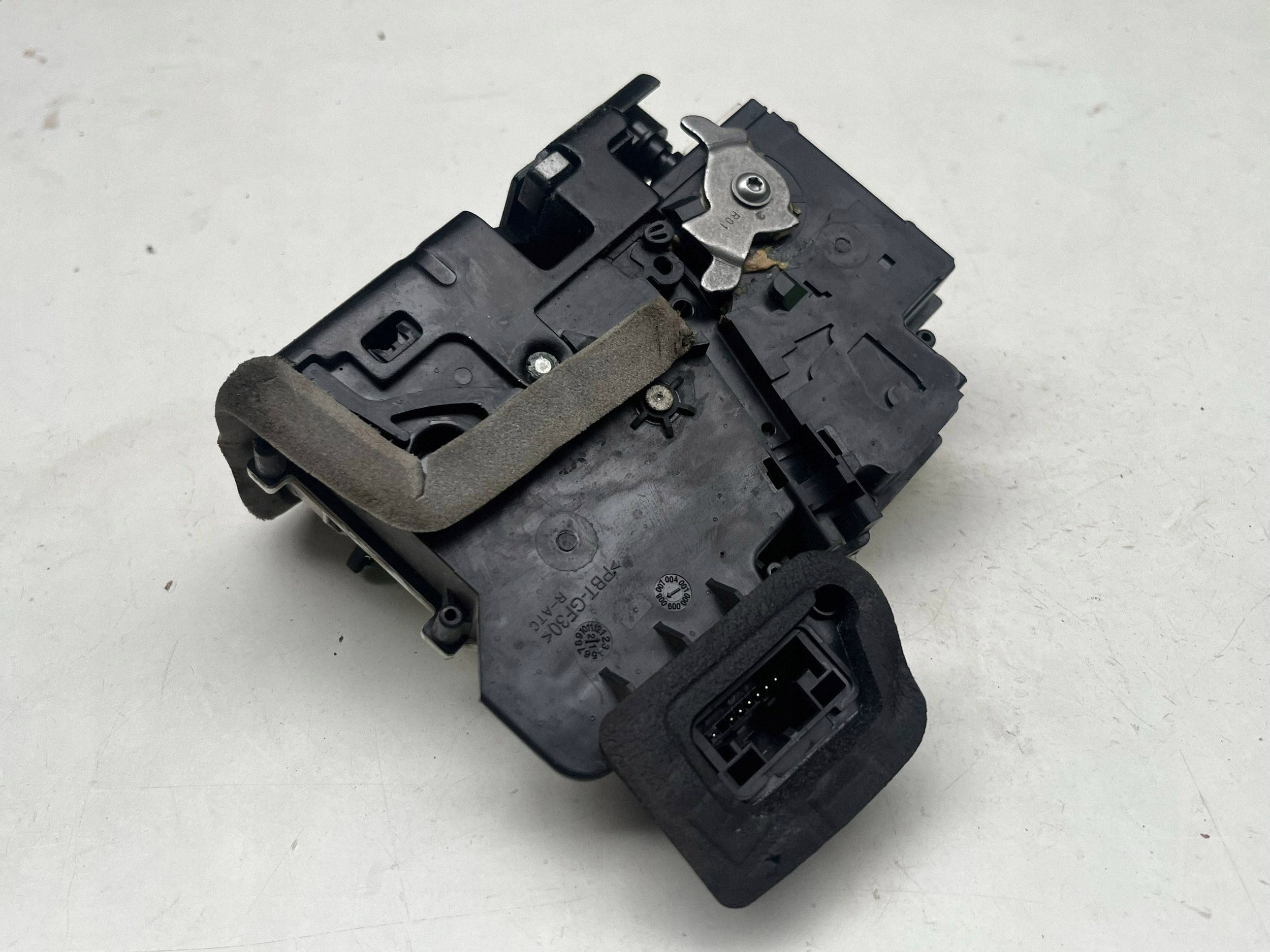 AUDI A6 C8 lock door right front 4K1837016H @M