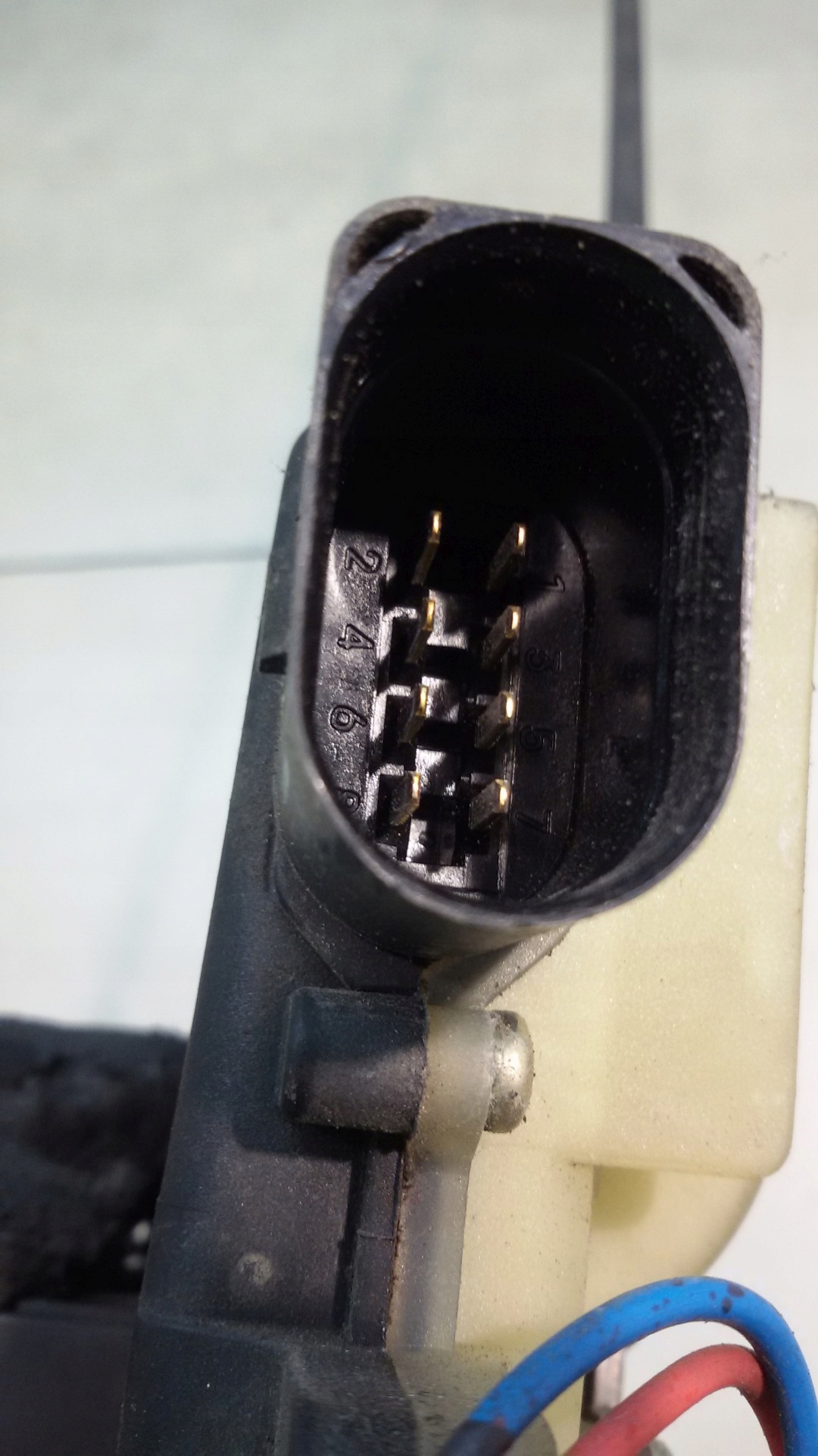 lock door right front OCTAVIA and 3B1837016CA 8 PIN