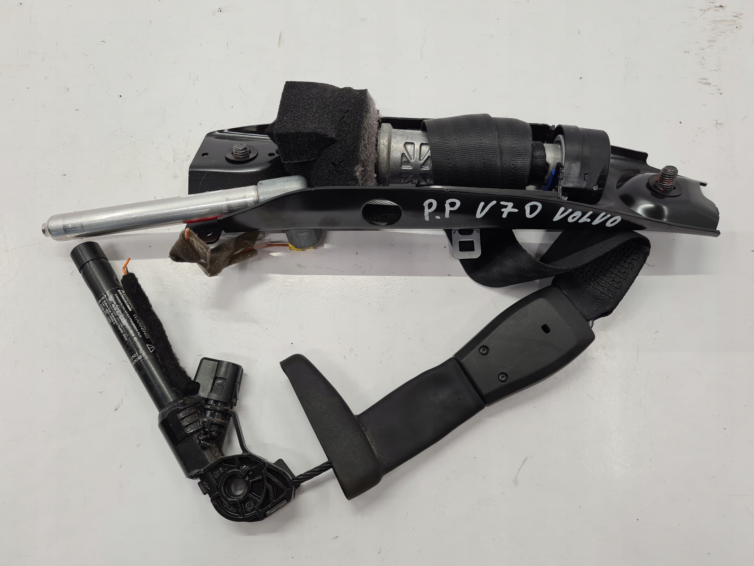 VOLVO V70 III PAS BEZPIECZENSTWA PRAWY PRZOD