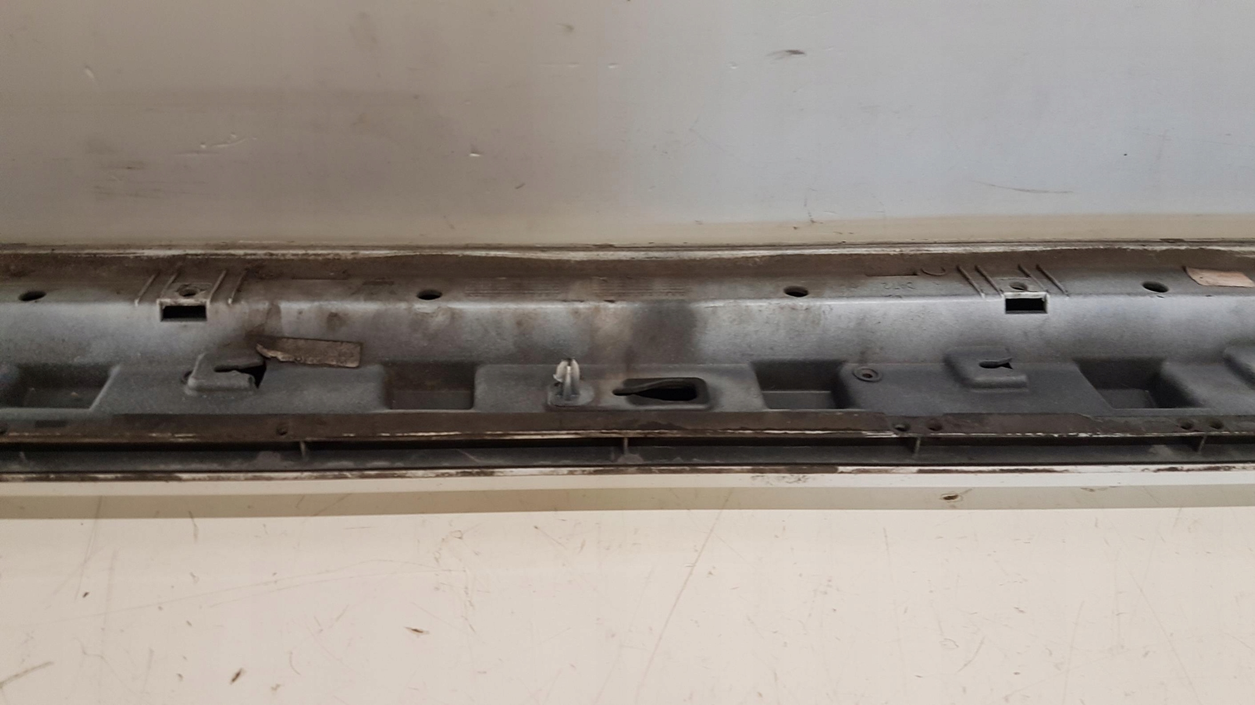 moulding door front left MASERATI LEVANTE