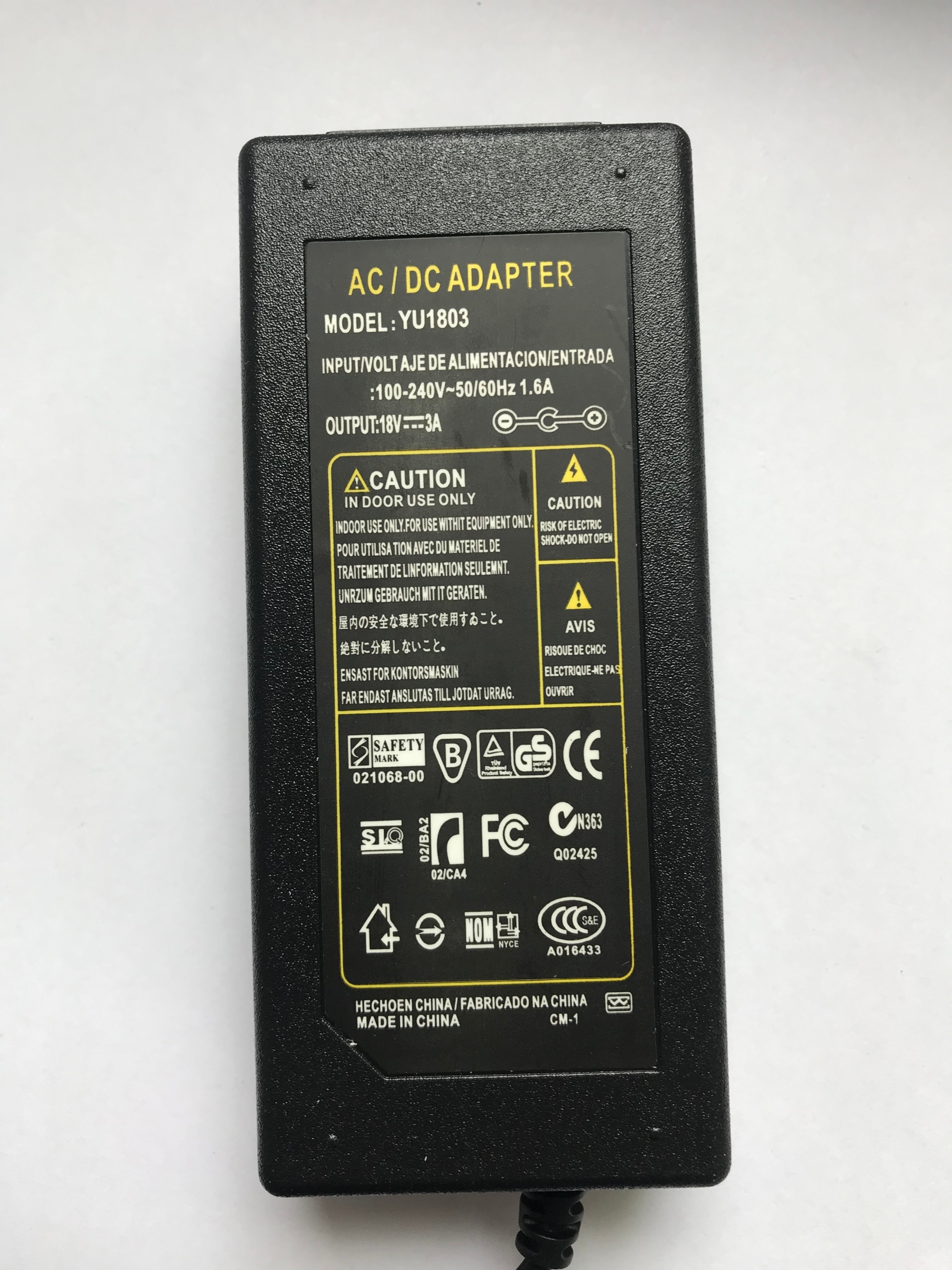 Oryginalny Zasilacz do multiswitch LINBOX wtyk F 18V 3A model YU1803 Stan opakowania oryginalne