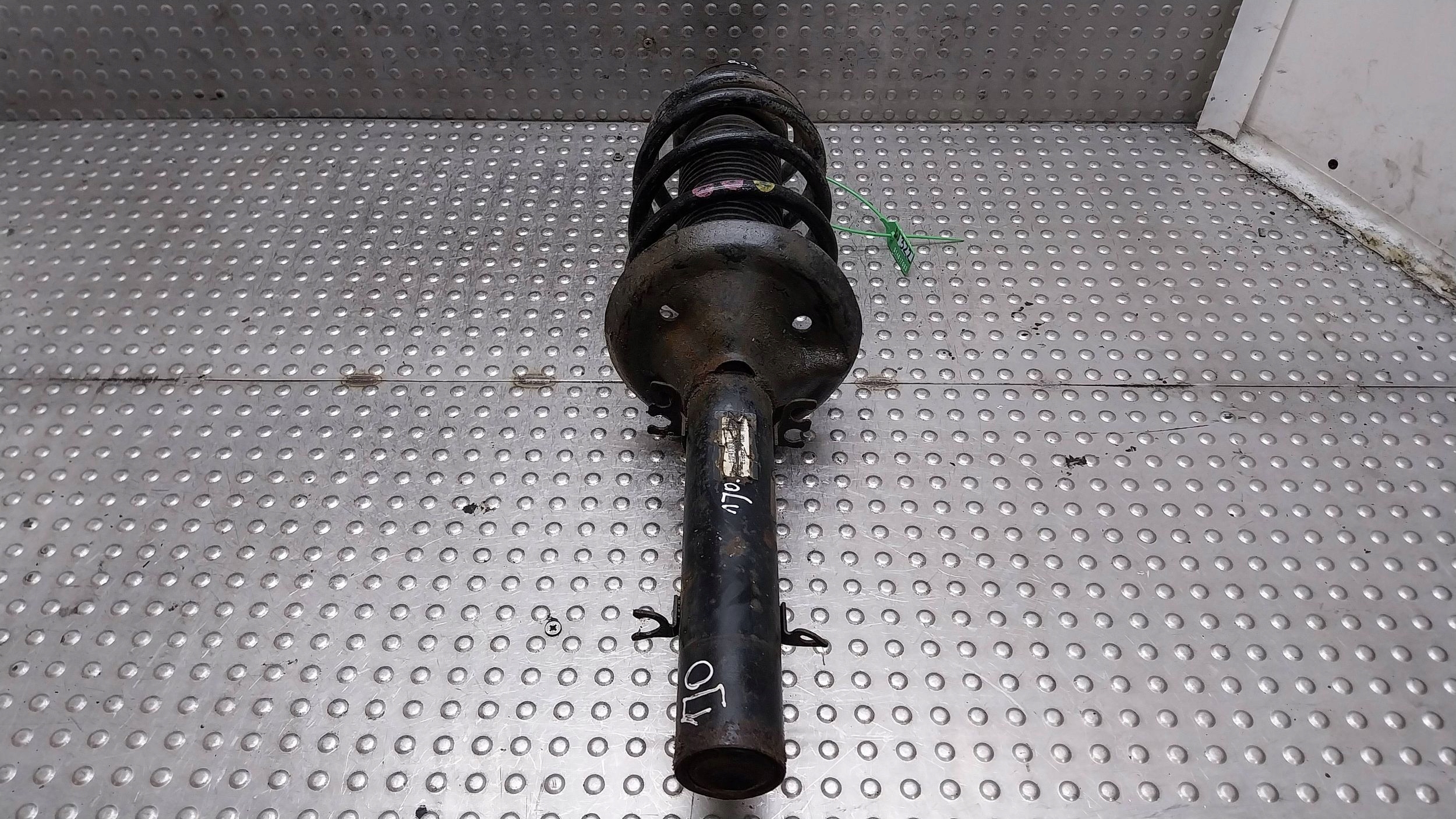 shock absorber left right front 1J0413031T VW GOLF IV LEON and OCTAVIA and A3 8L
