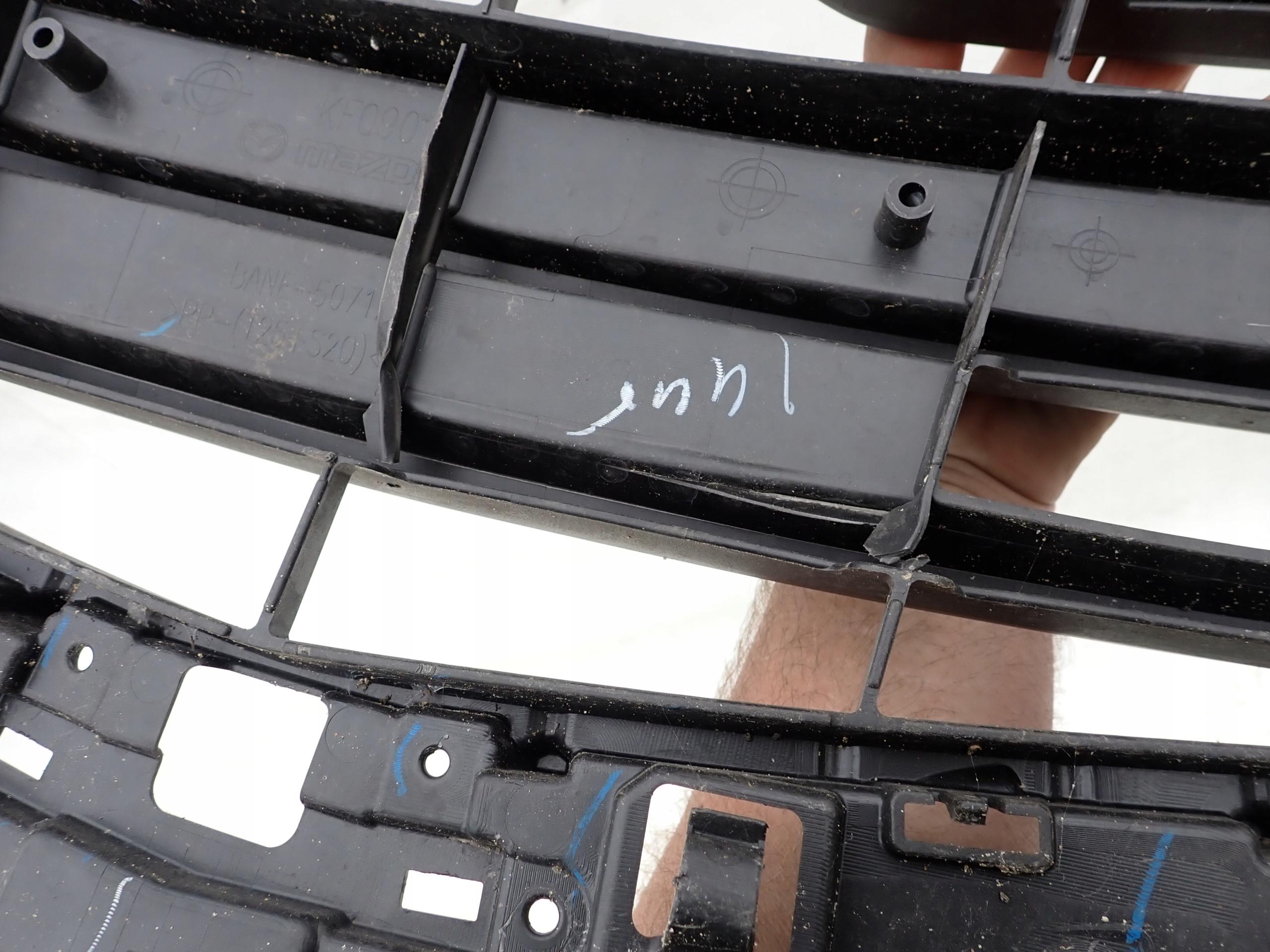 MAZDA 3 LIFT 15- grill grille radiator