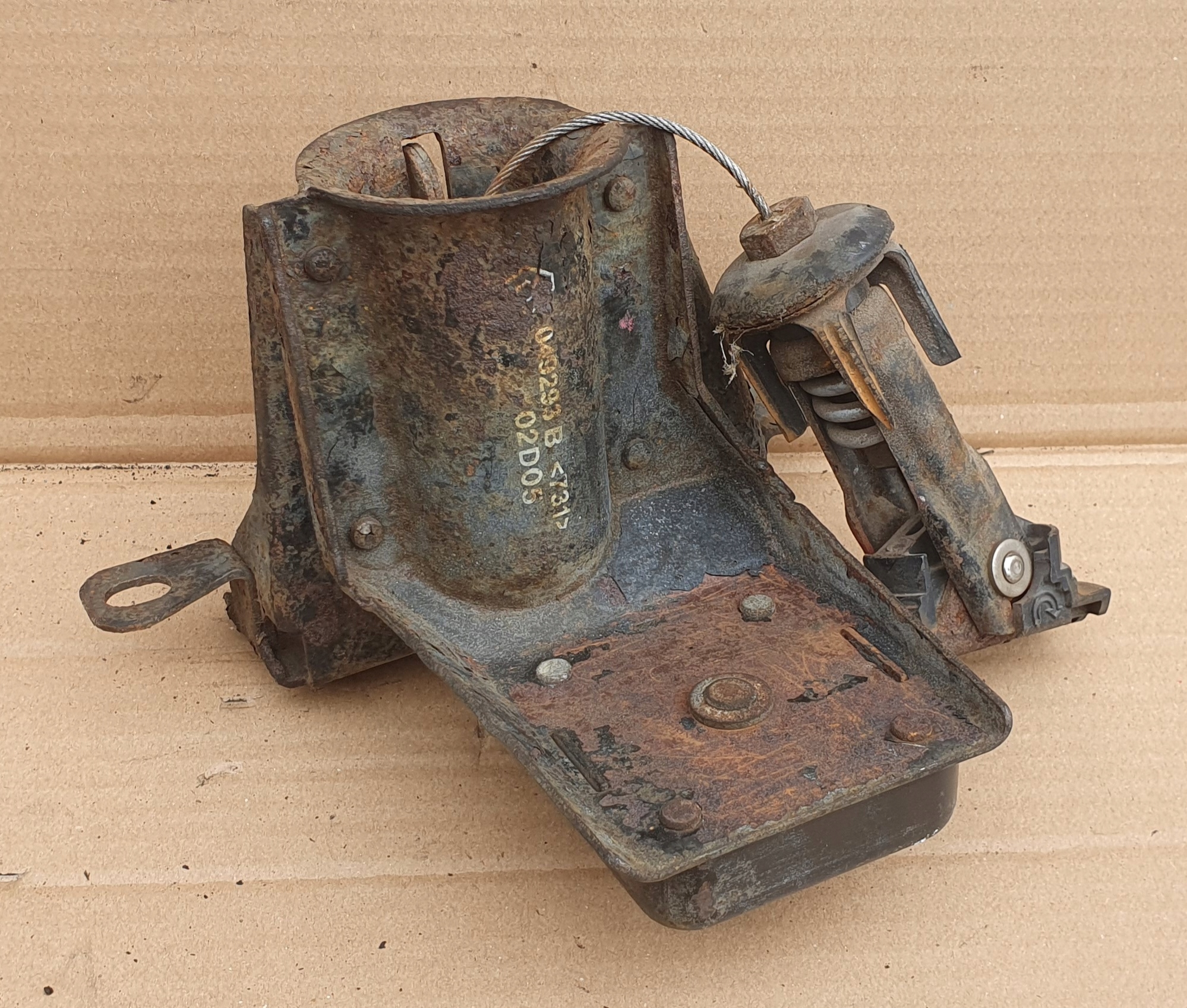 RENAULT ESPACE IV ЛІФТ ЗАПАСНОГО КОЛЕСА 049293B