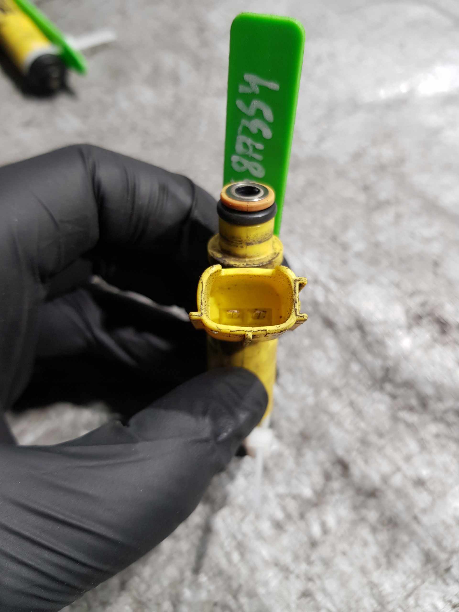 injector TOYOTA RAV4 II 2.0 VVTI 23250-28050