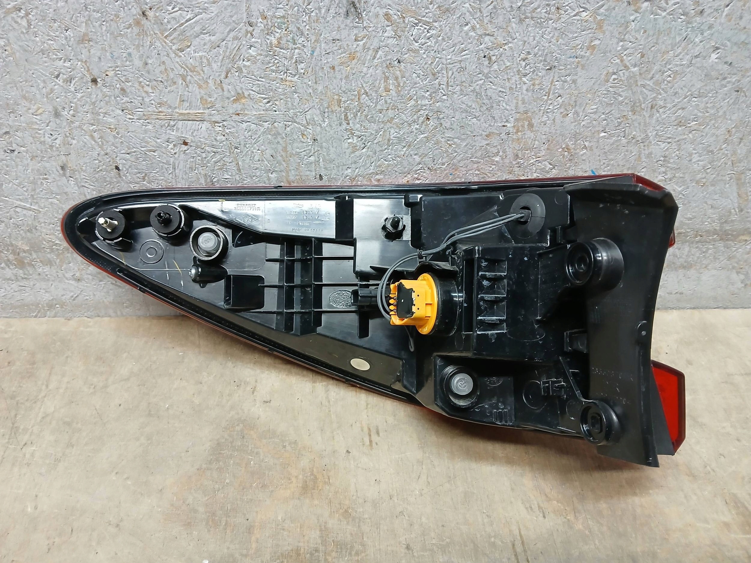 Licht heck rechts RENAULT KADJAR LED 265508701R