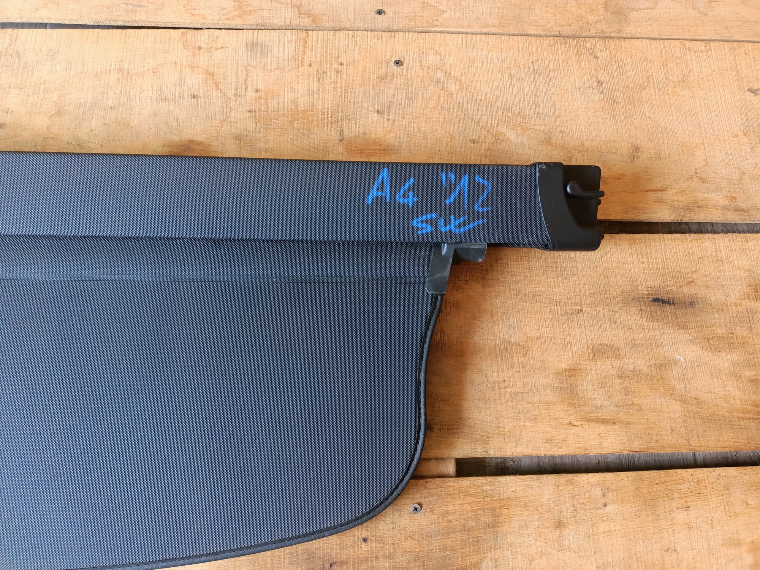 AUDI A4 B8 KOMBI ROLETA BAGAŻNIKA 8K986355394A Typ samochodu Samochody osobowe