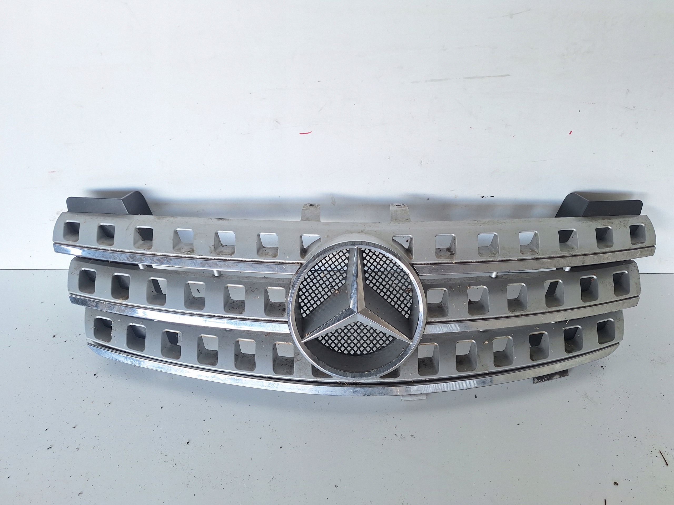MERCEDES ML W164 05-08 grille
