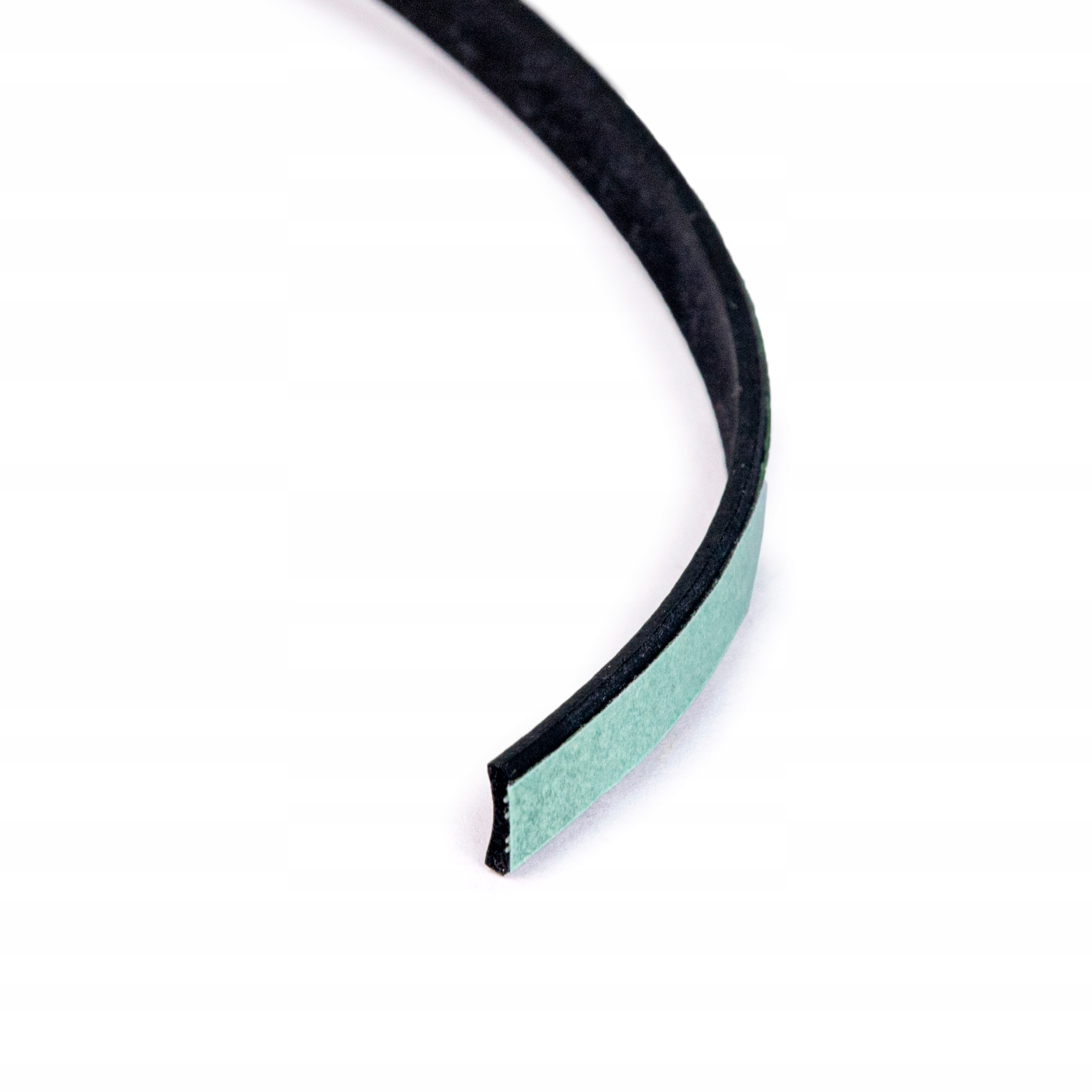 Tesnenie na dvere okien Samolepiaca gumová porézna čierna 8x2 mm 100 m