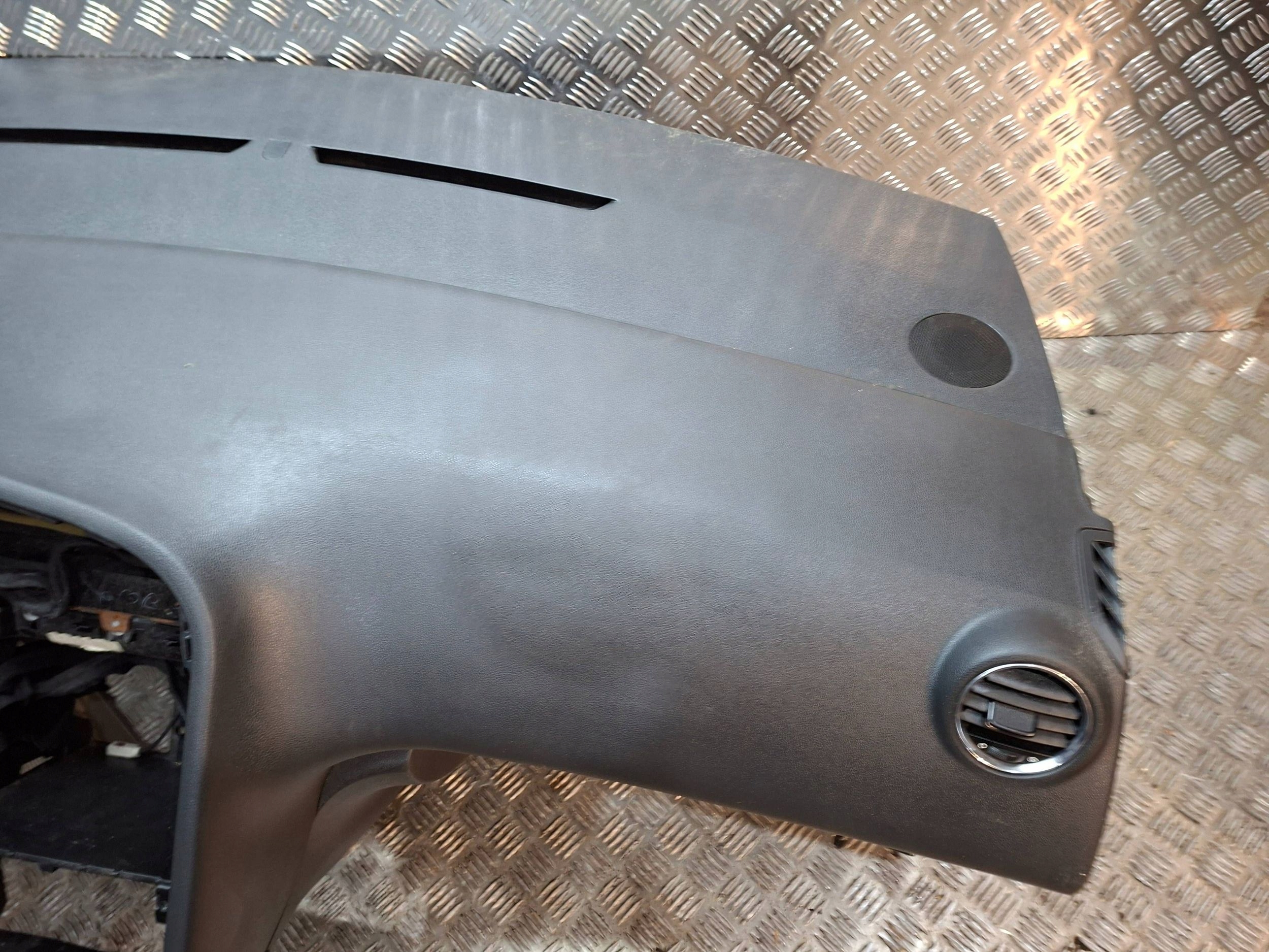 dashboard console 9684672580 PEUGEOT 5008 and 3008 and 2009