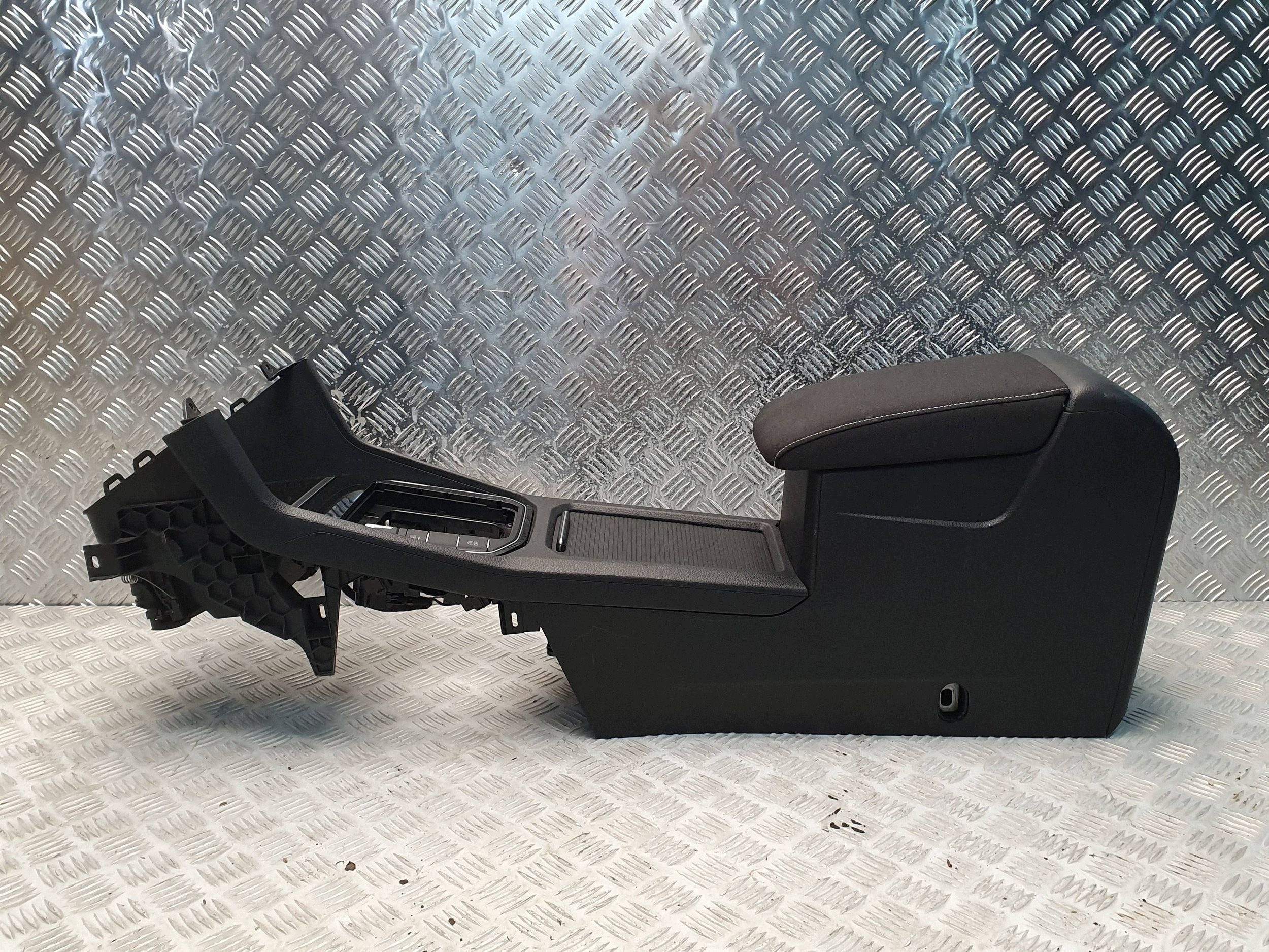 TUNEL armrest control panel 517863241B GOLF VII SPORTSVAN