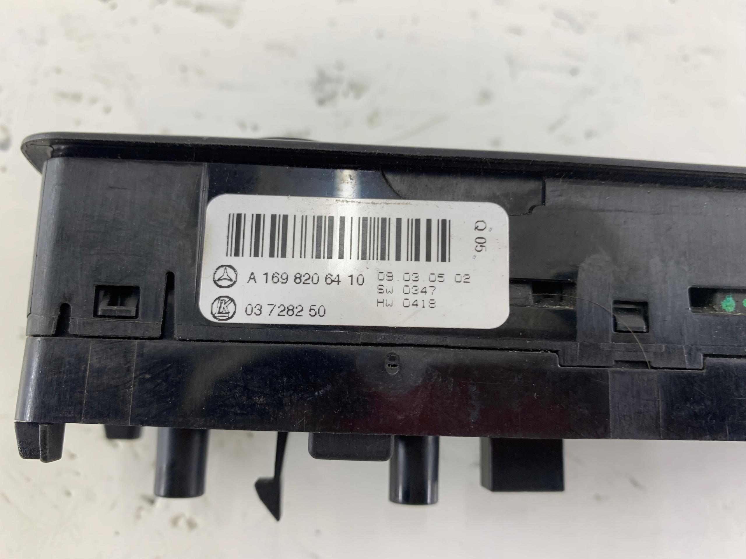 MERCEDES W169 PANEL of the window left front driver´s A1698206410