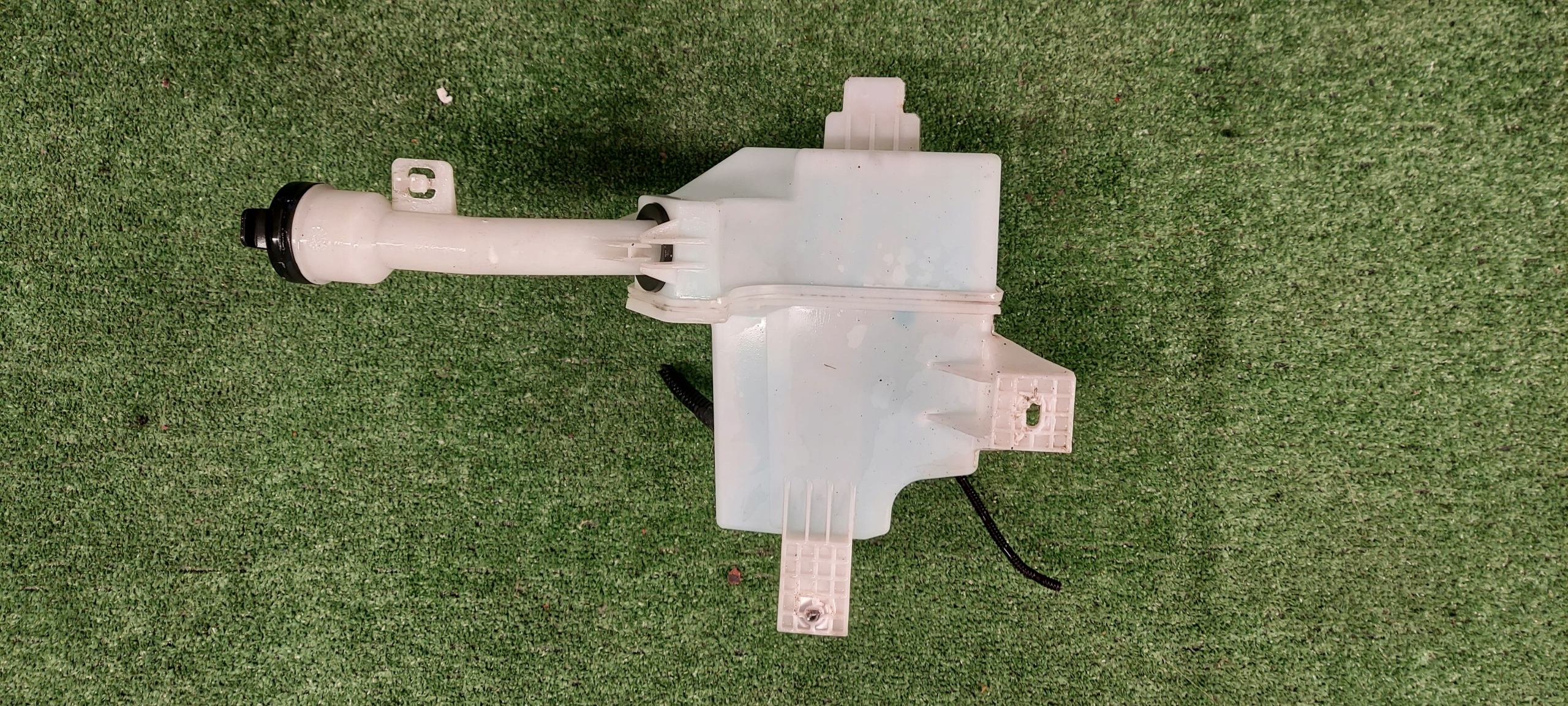 washer fluid tank complete OPEL CORSA E 39015511