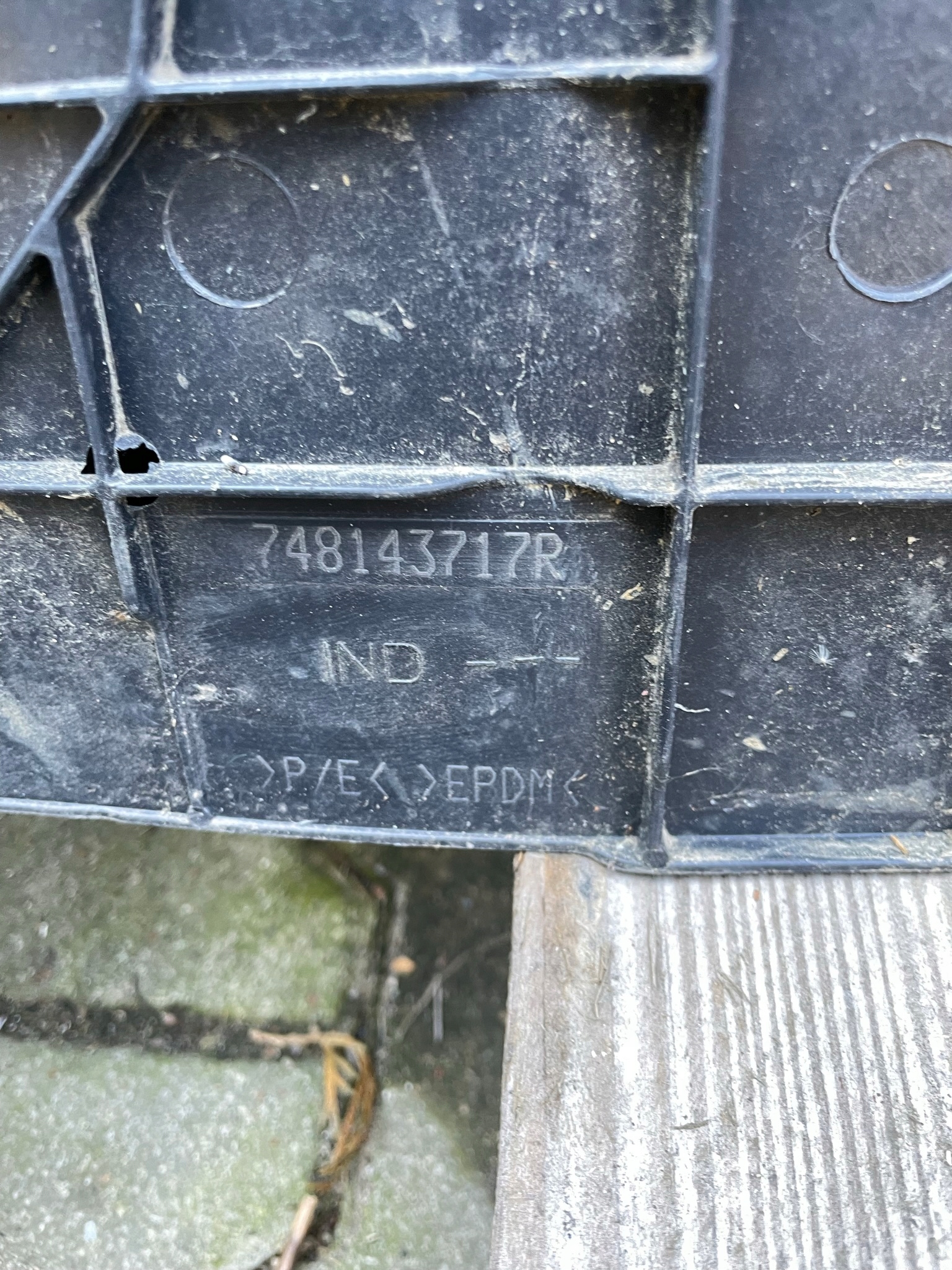 RENAULT TALISMAN BLENDE ABDECKUNG UNTERE ABDECKUNG 748143717R