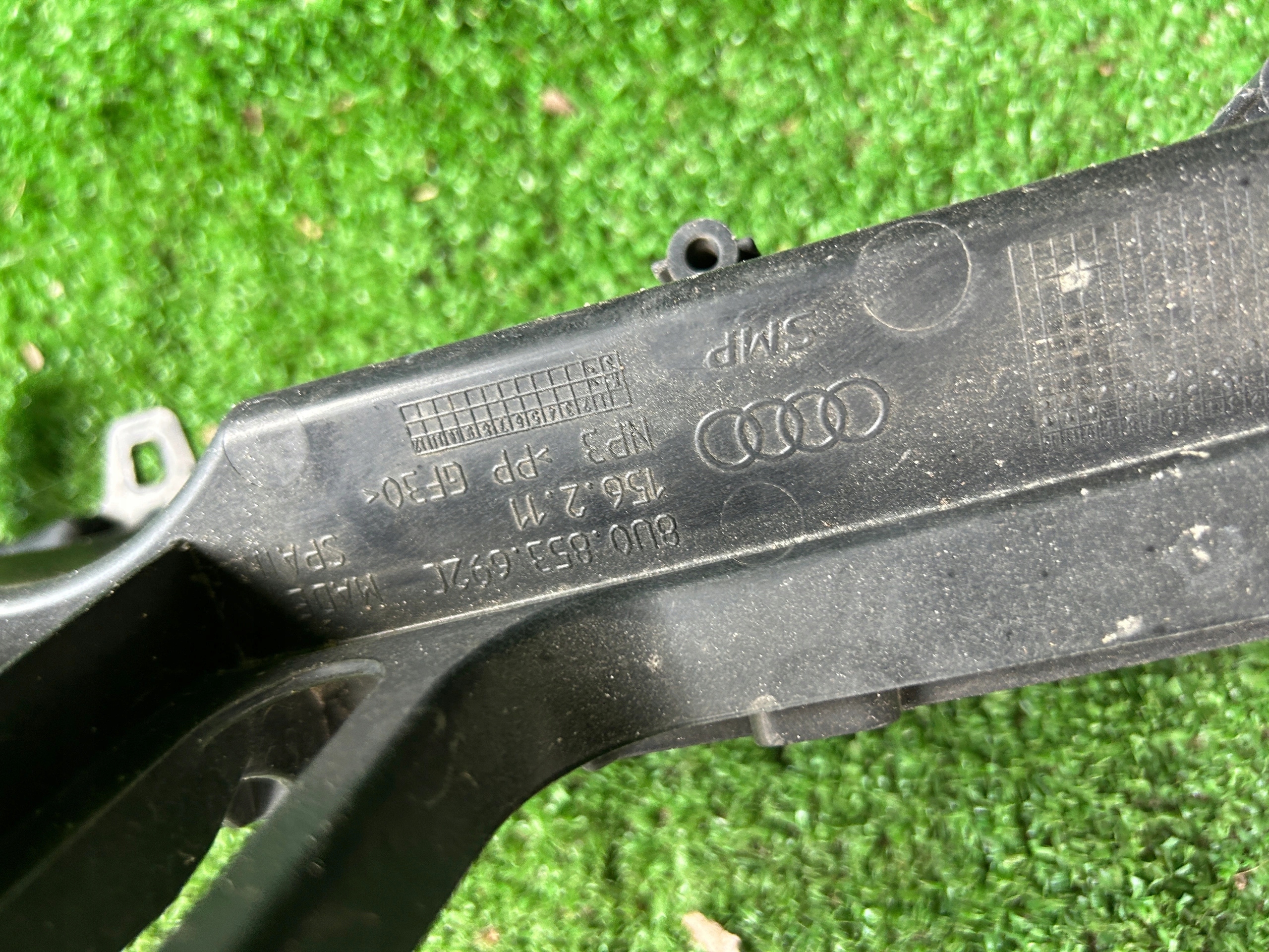 AUDI Q3 maska maska předek 8U0853692C
