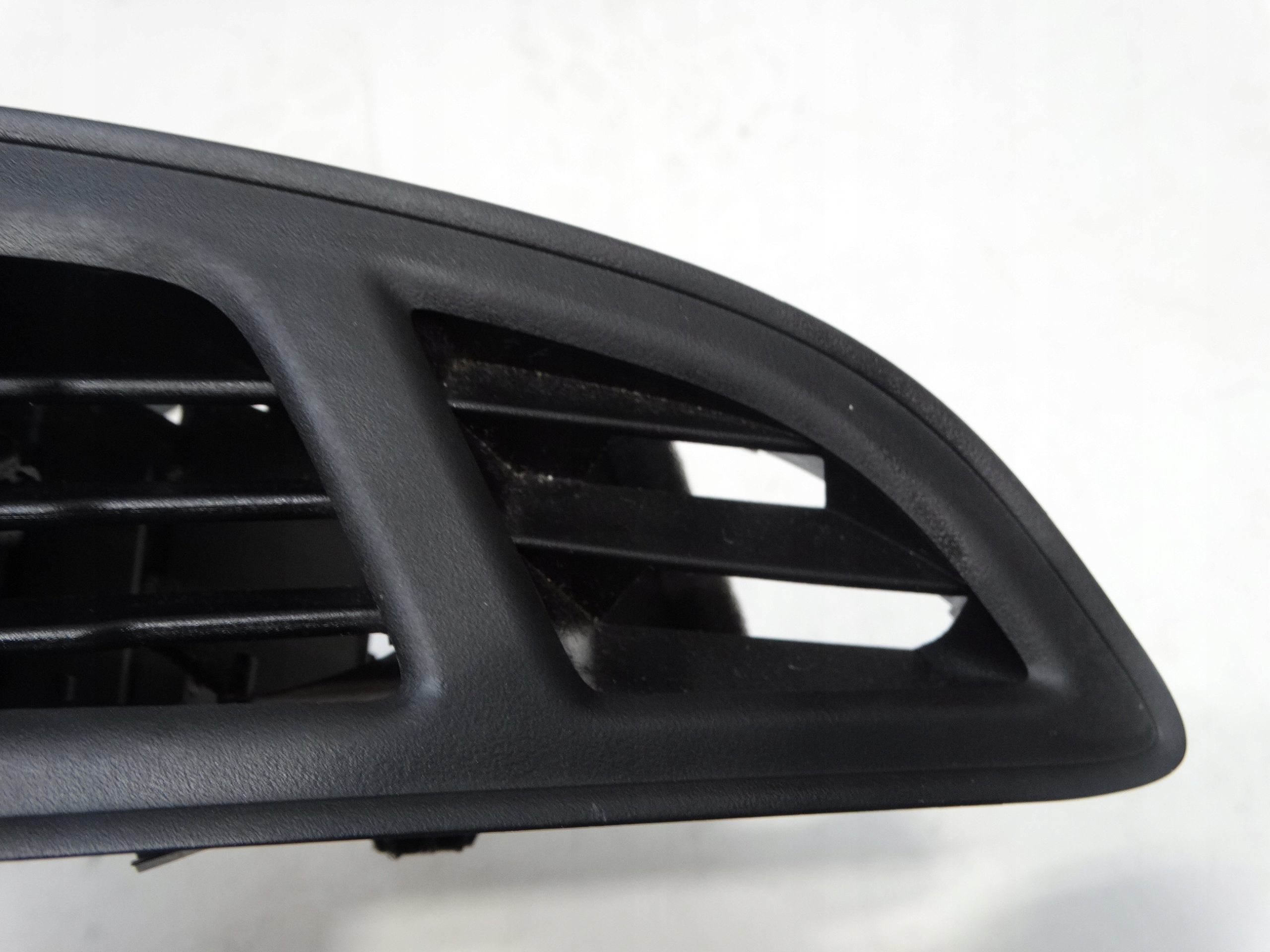 grid air conditioning devices right front FORD FOCUS MK3 LIFT 17R. BM51-018B08