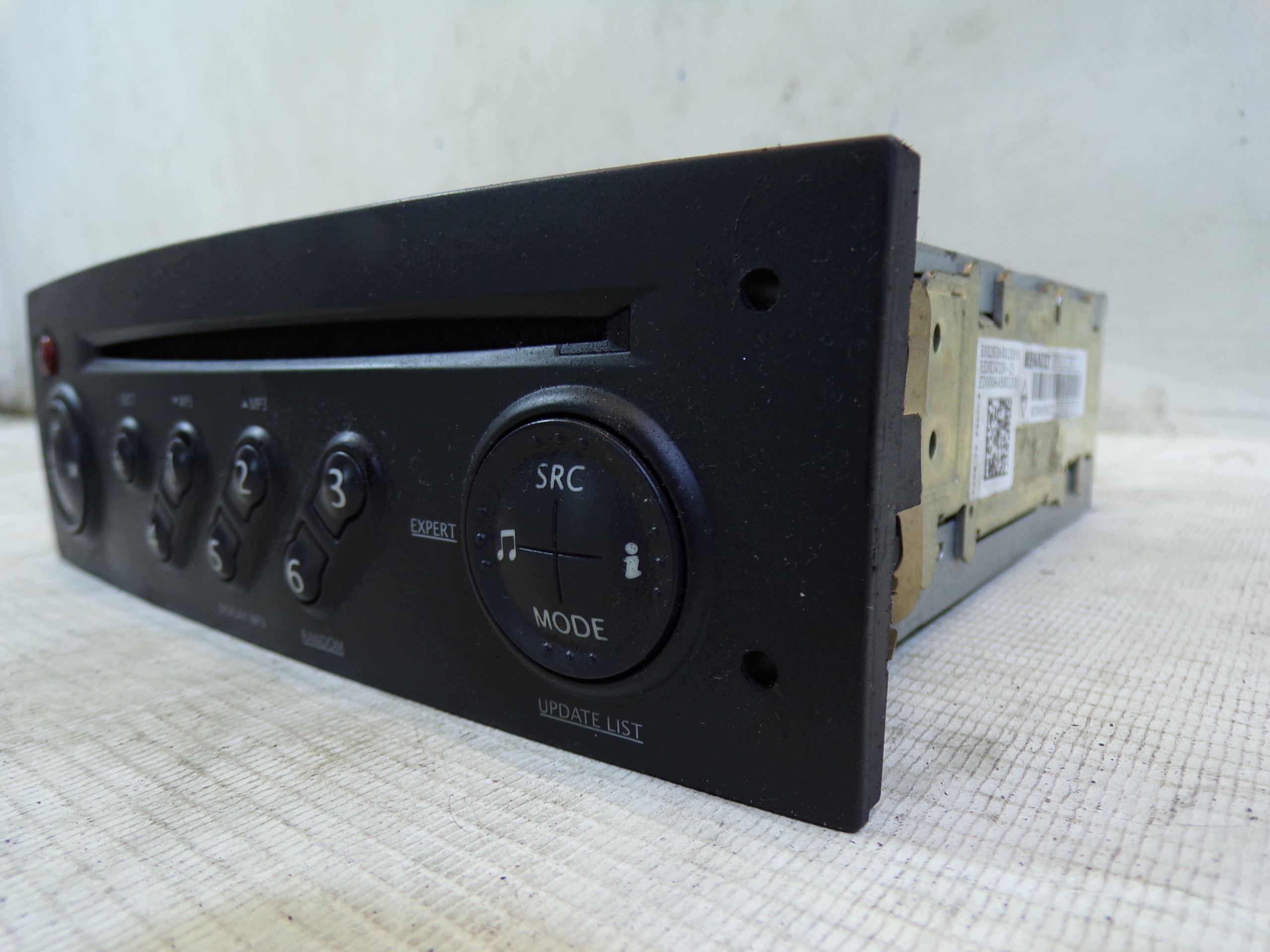 RADIO CD RENAULT 8200633637