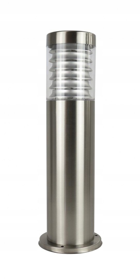 Moderná lampa stojaca na múriku pri schodoch chodníkoch pri dome Joy