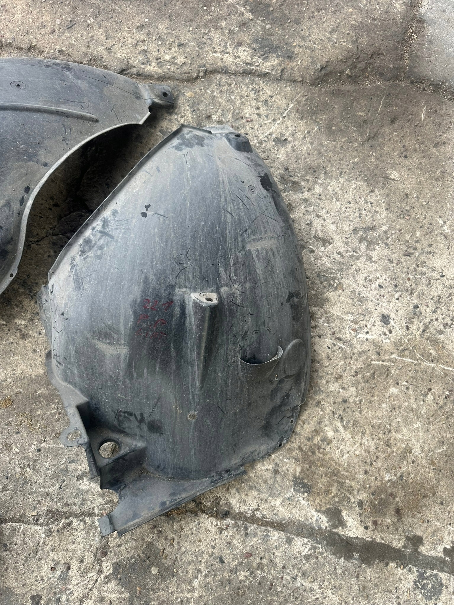 MERCEDES S W221 LIFT mudguard right right front A2216902830