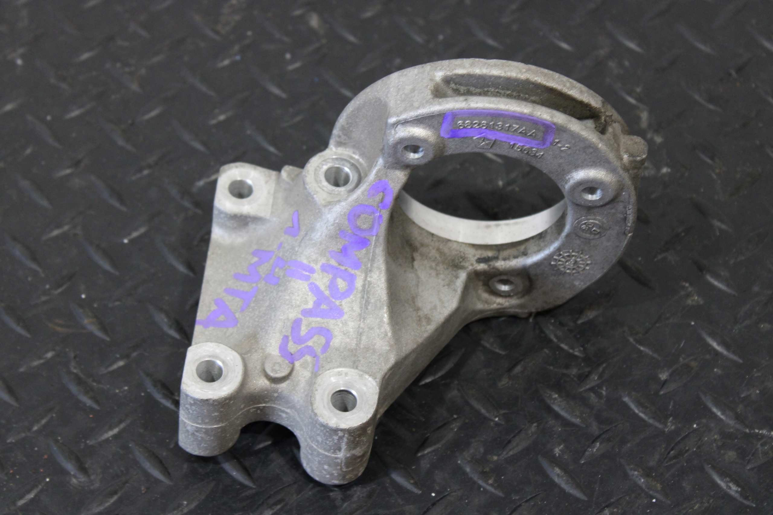 Support Support Demi axe JEEP COMPASS II 2 68281317AA