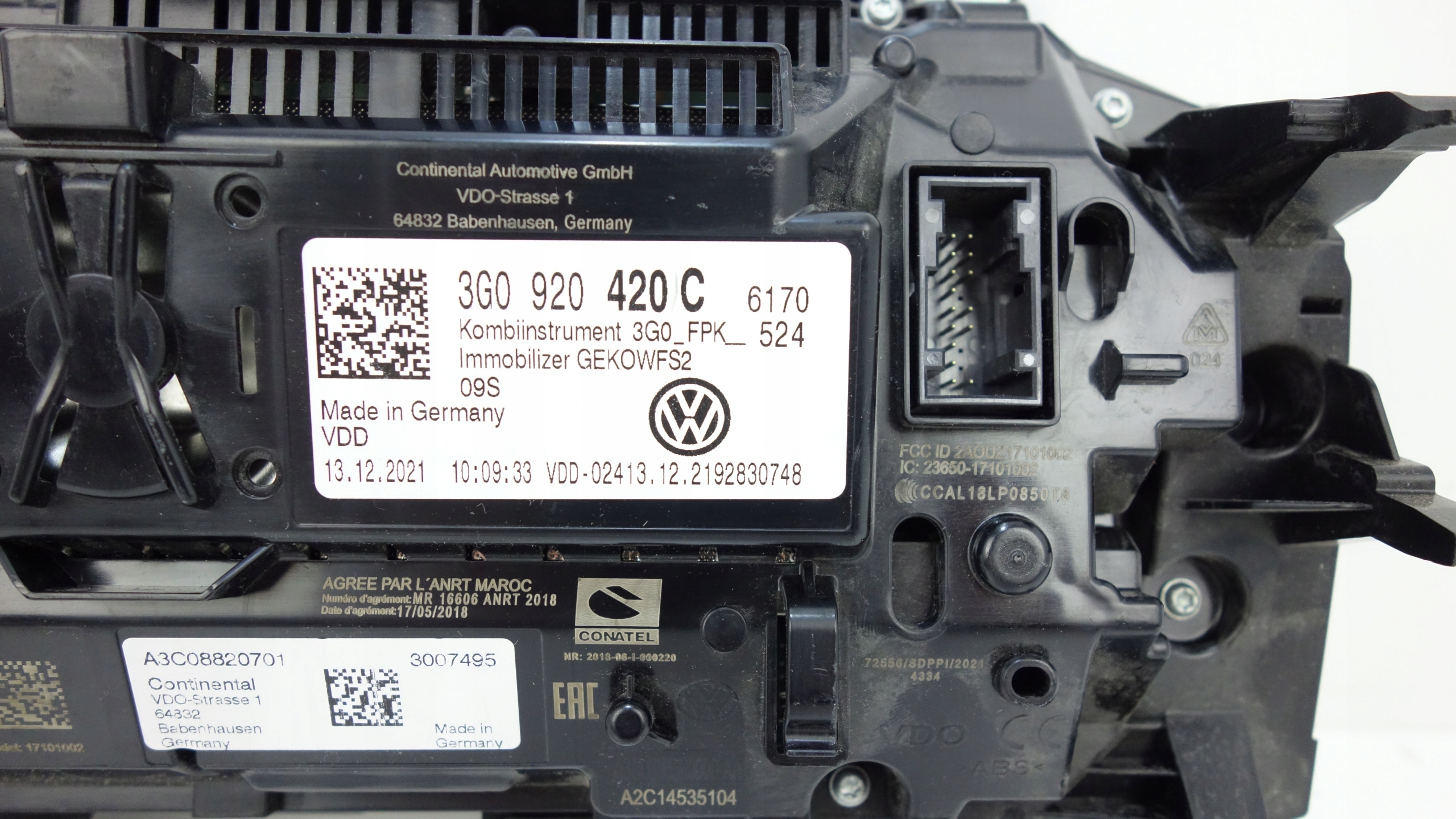 VW PASSAT B8 ARTEON VIRTUAL COCKPIT dials clock damaged 3G0920420C