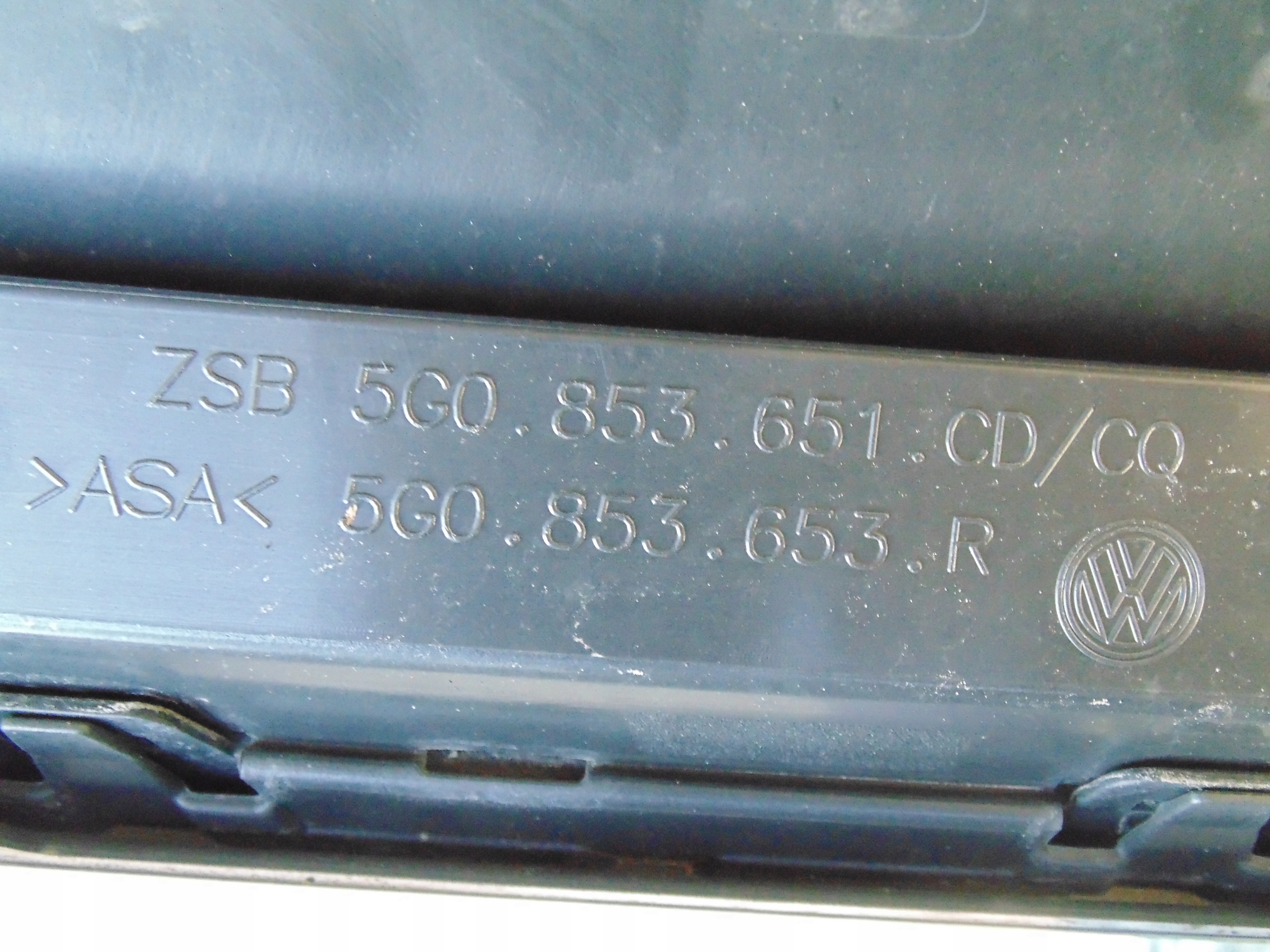 Grille VW GOLF VII LIFT 5G0853651CD