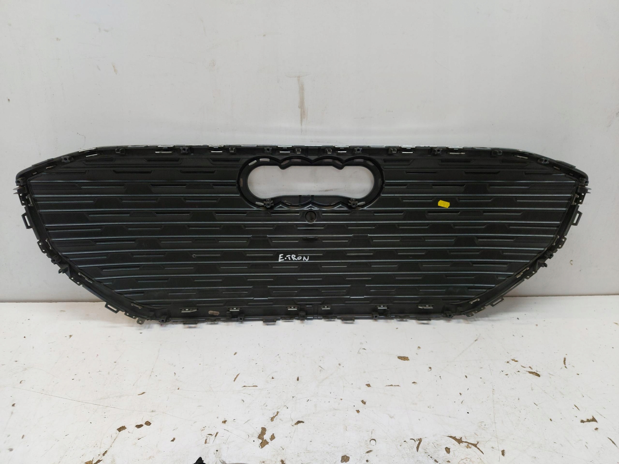 AUDI Q4 E-TRON GRILL GRILL DER STOSSSTANGE 89A853653A