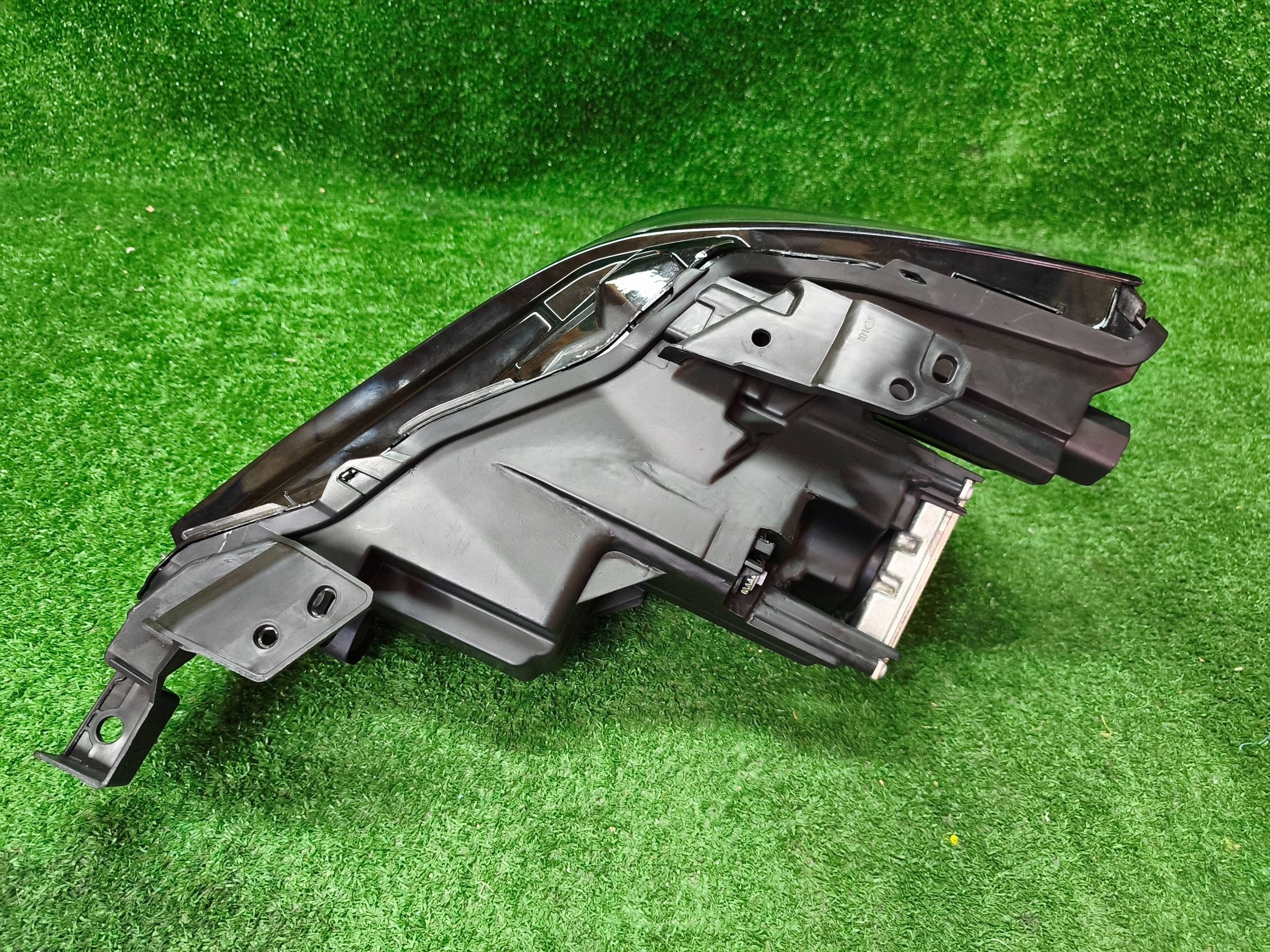 REFLEKTOR right front MAZDA 3 19- FULL LED 9PIN NR.1542