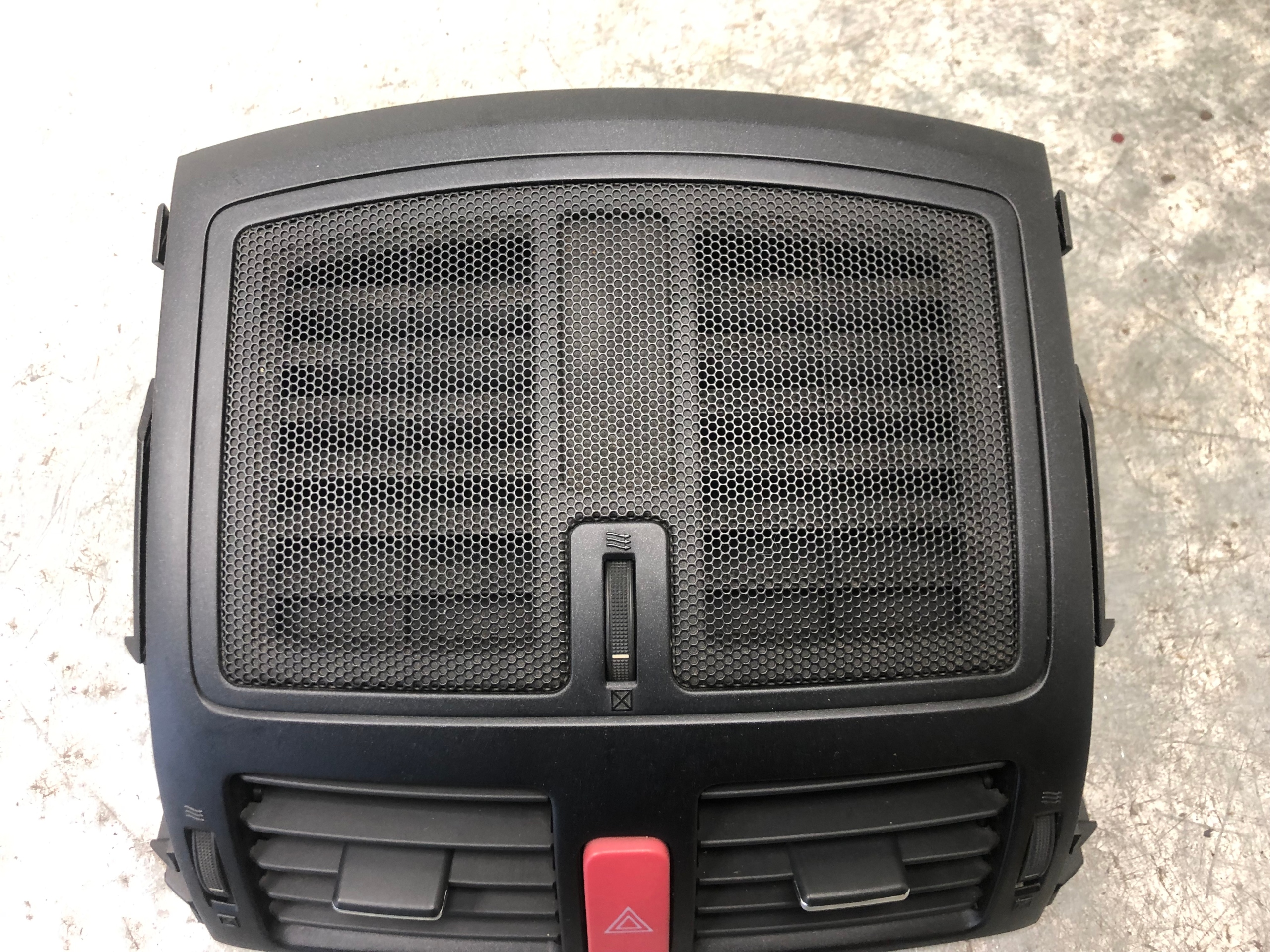 grid air conditioning devices central TOYOTA AURIS and LIFT