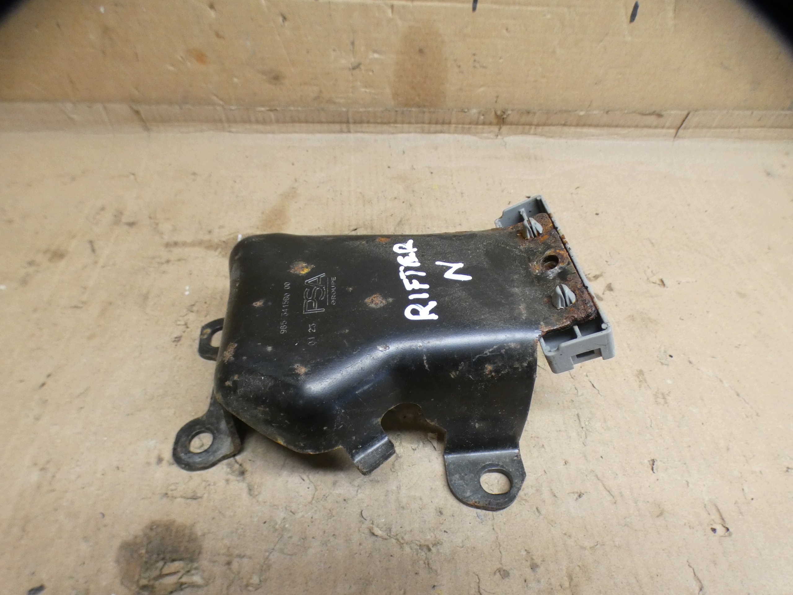 9851699080 9856341580 Blech Halter RIFTER