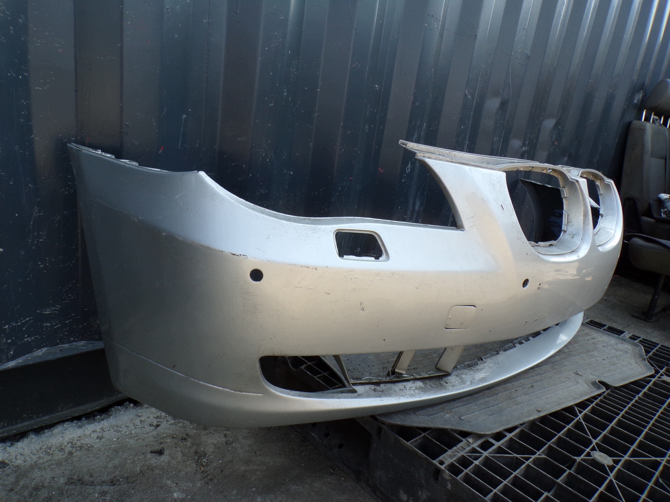front bumper front BMW E60 / E61 LIFT washers (R1)