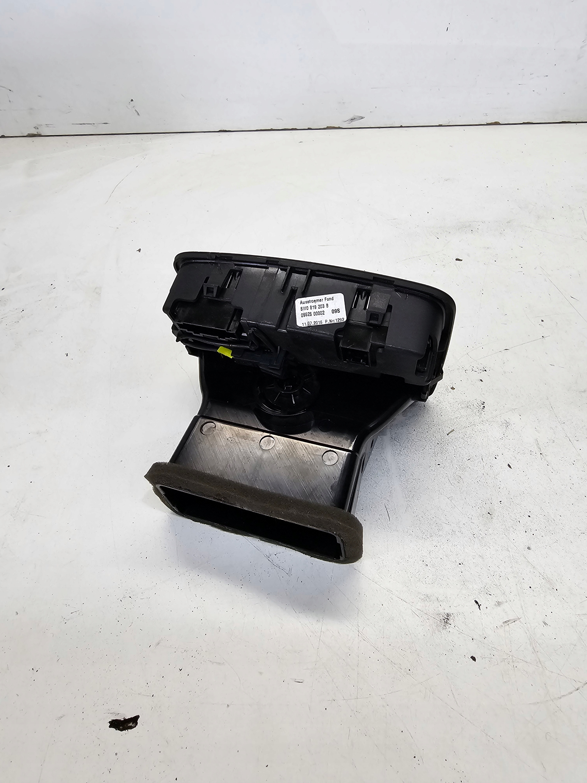 frame KRATKI air conditioning devices rear part AUDI A4 B9 A5 8W0819203B
