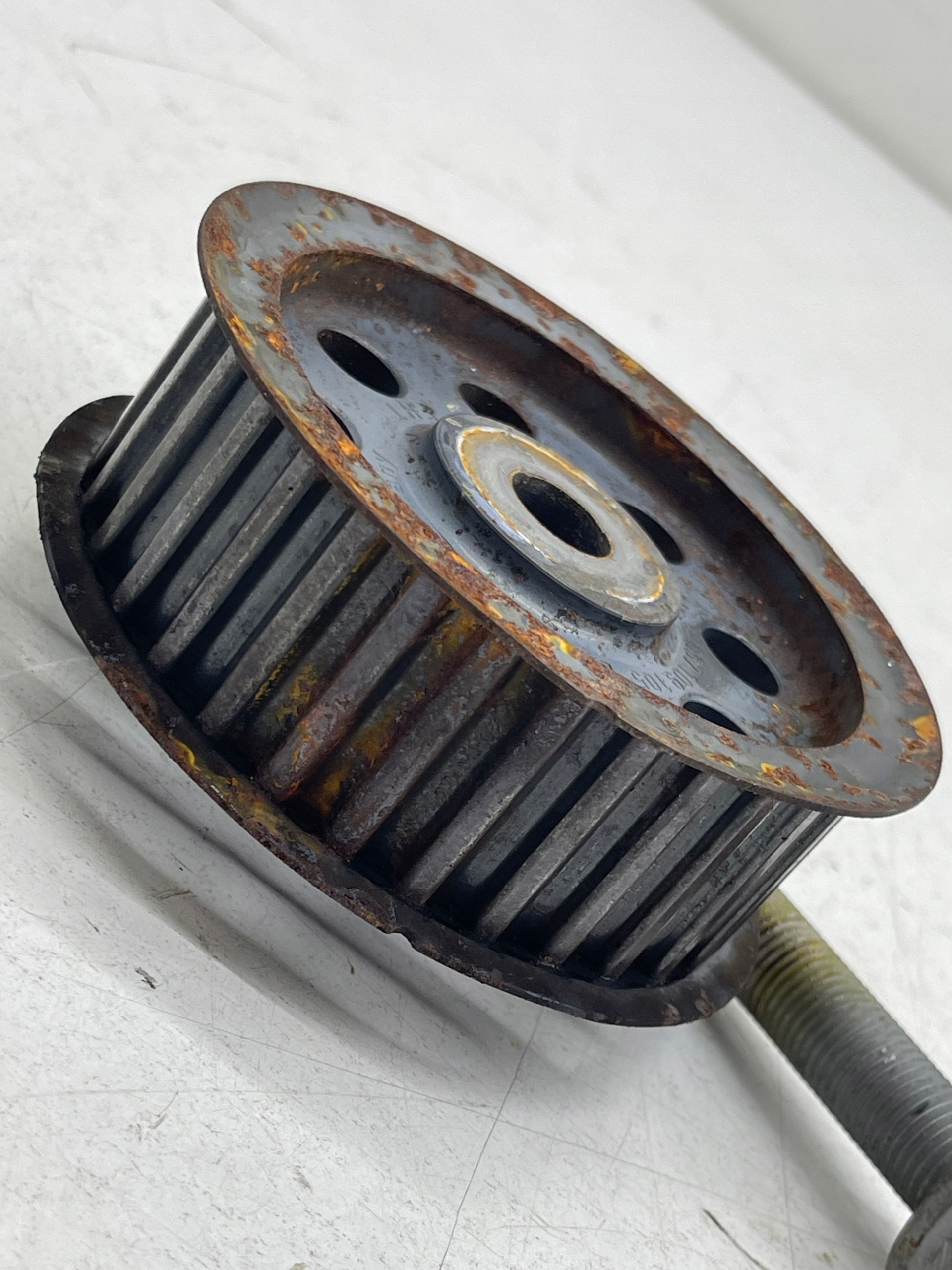 AUDI A8 D3 Q7 4L 4.2 TDI BTR pulley zebate + screw