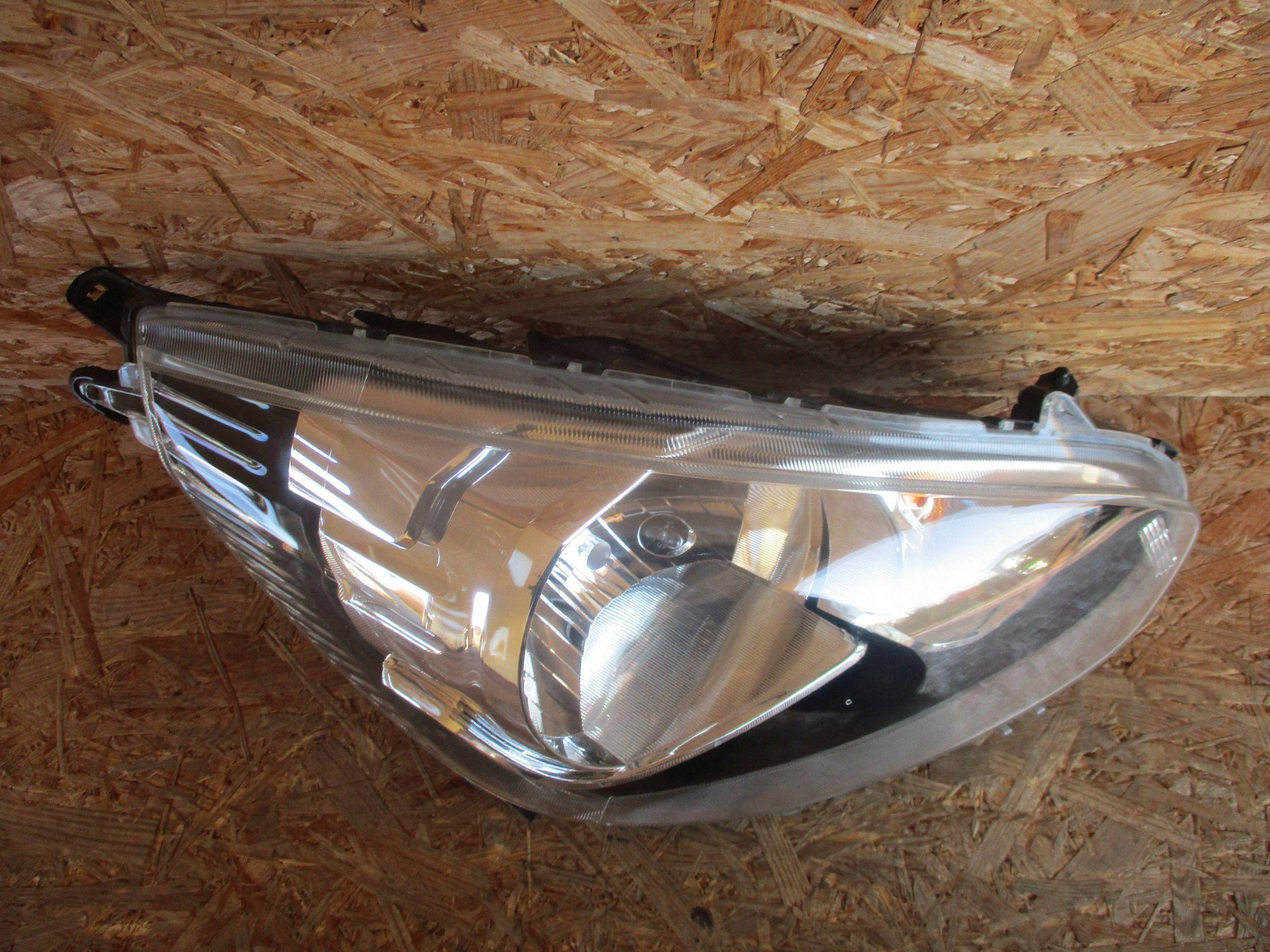 light front front right MITSUBISHI SPACE STAR II 13-19
