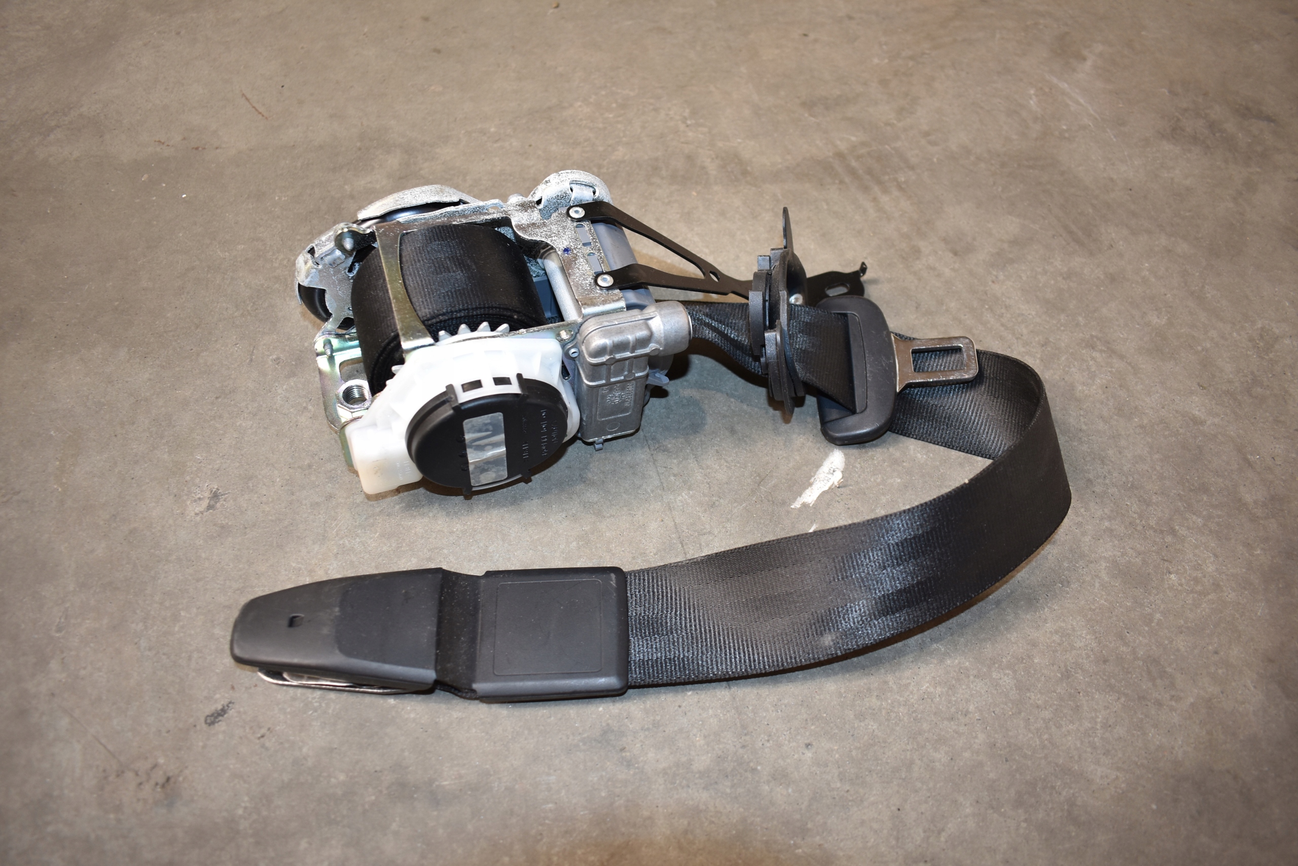 tension belt safety front front left PORSCHE MACAN 1