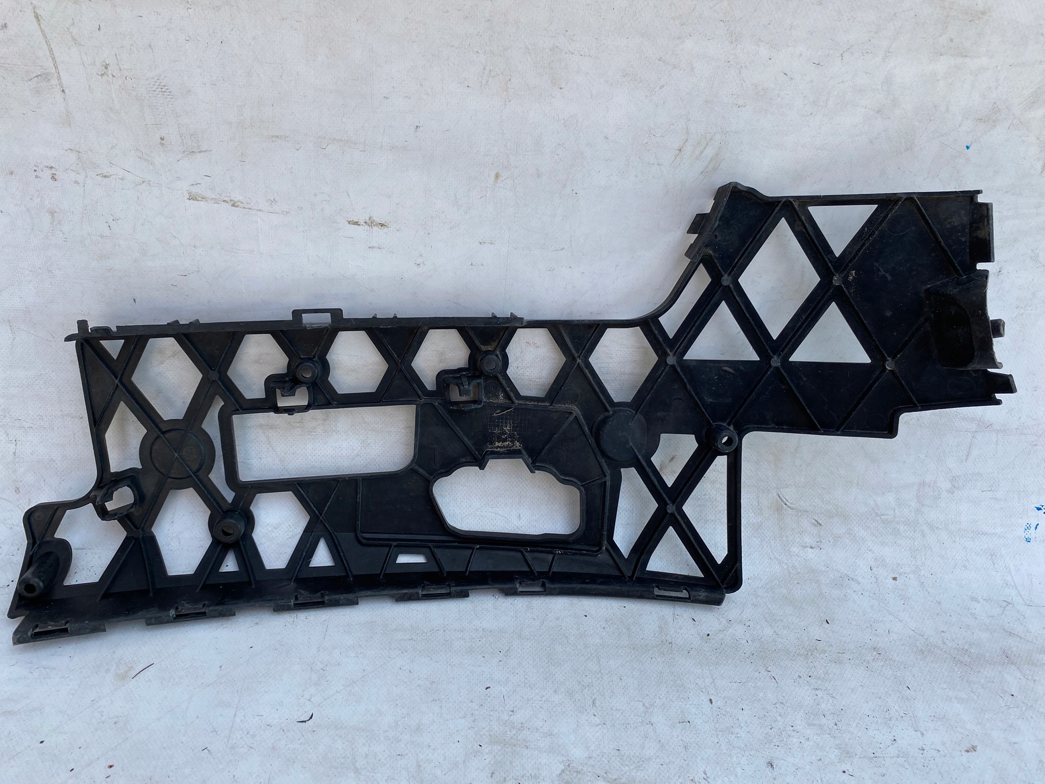 VW PASAT B7 bumper bracket left front holder 3AA807177