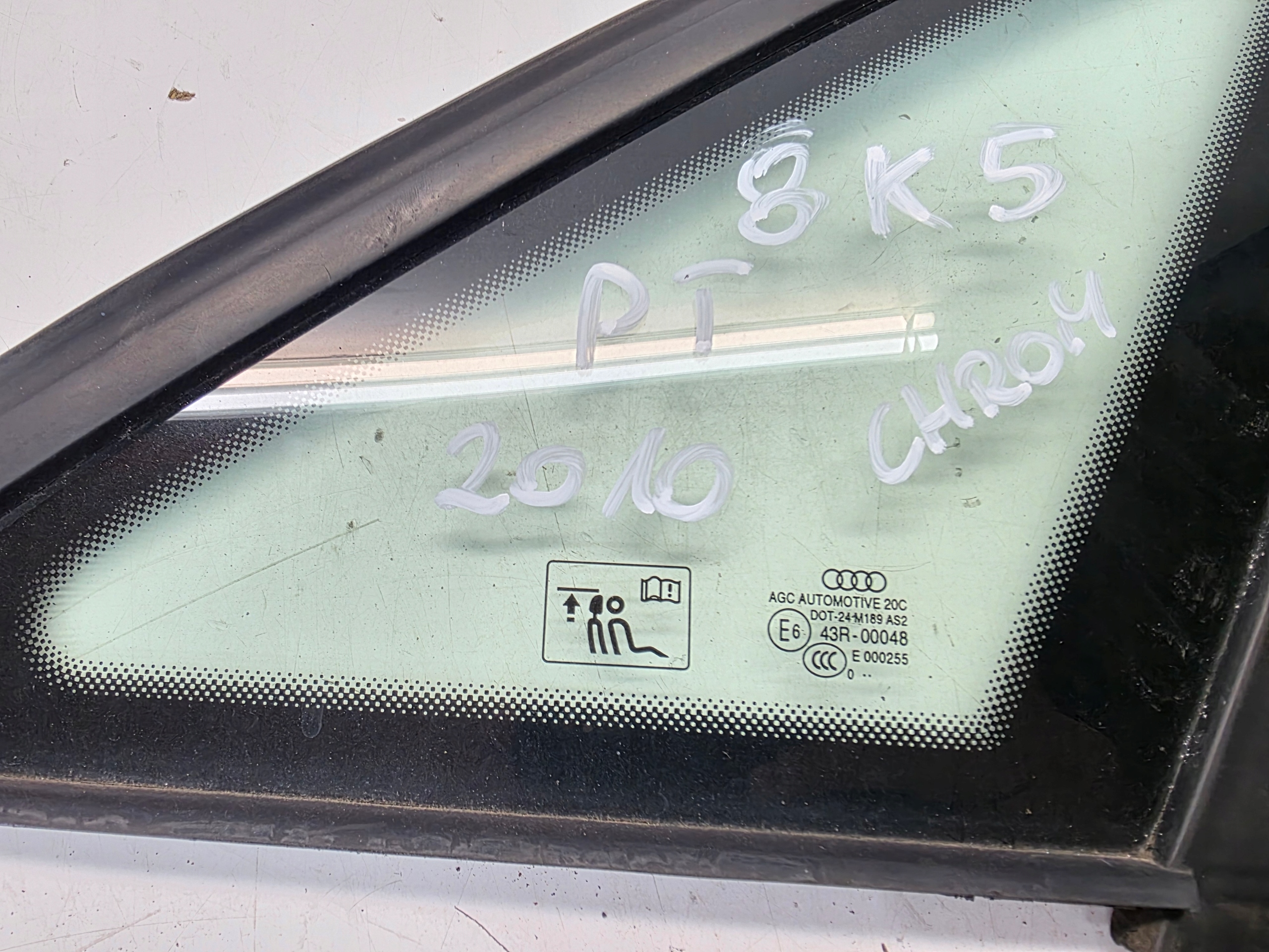 window bodywork right rear part AUDI A4 B8 8K5 CHROM 2010R original