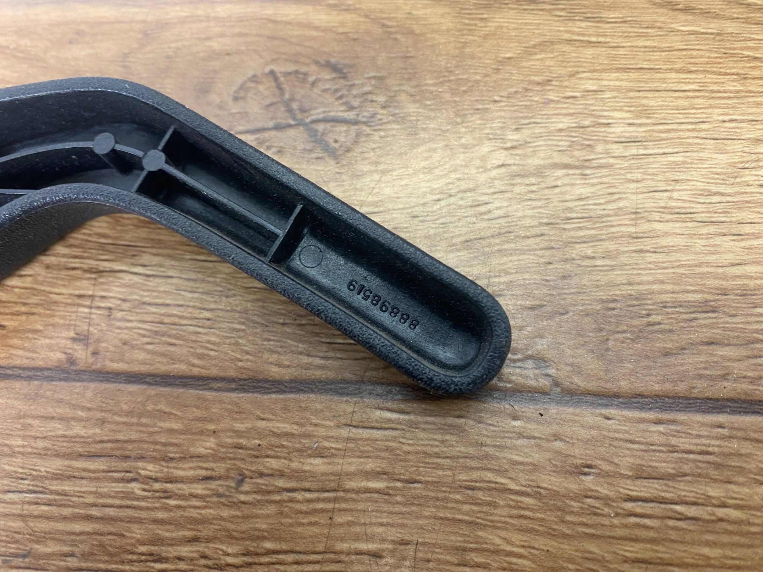 Handgriff Haltegriff Blende Abdeckung SITZ Chevrolet Corvette C6 2005