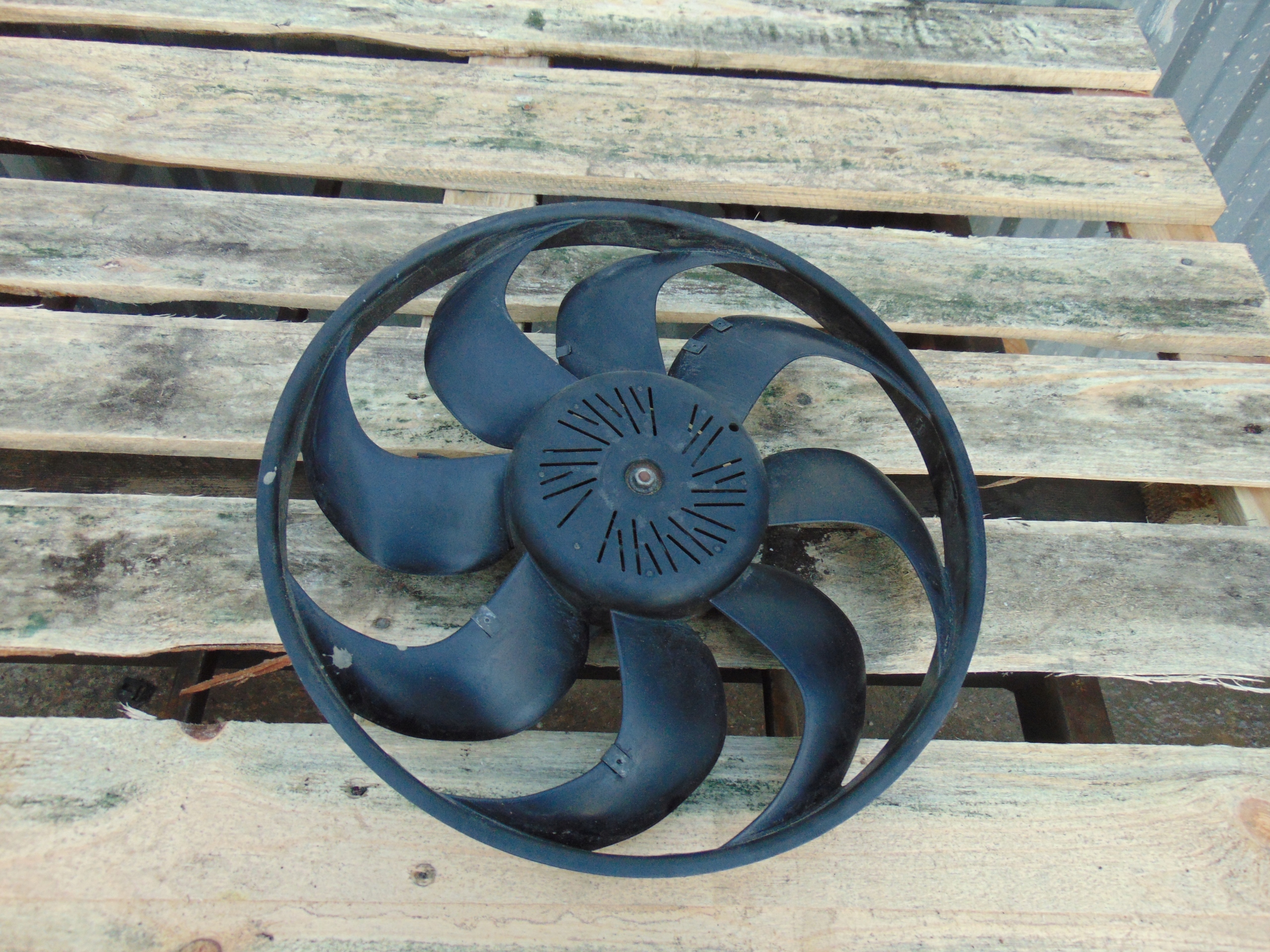 WENTYLATOR FORD FOCUS MK3 C-MAX MK2